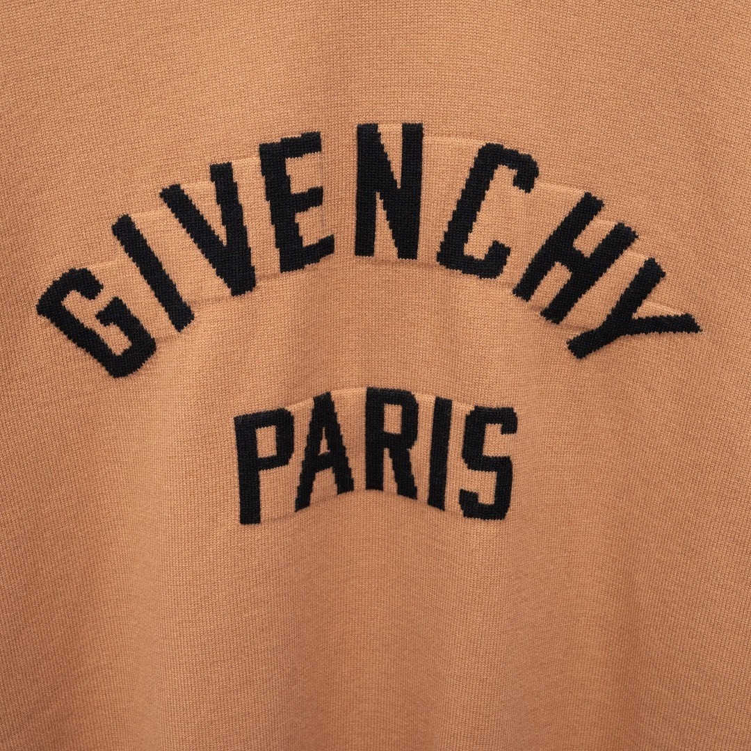 <p>Givenchy&nbsp;字母LOGO长袖毛衣(橘)</p>