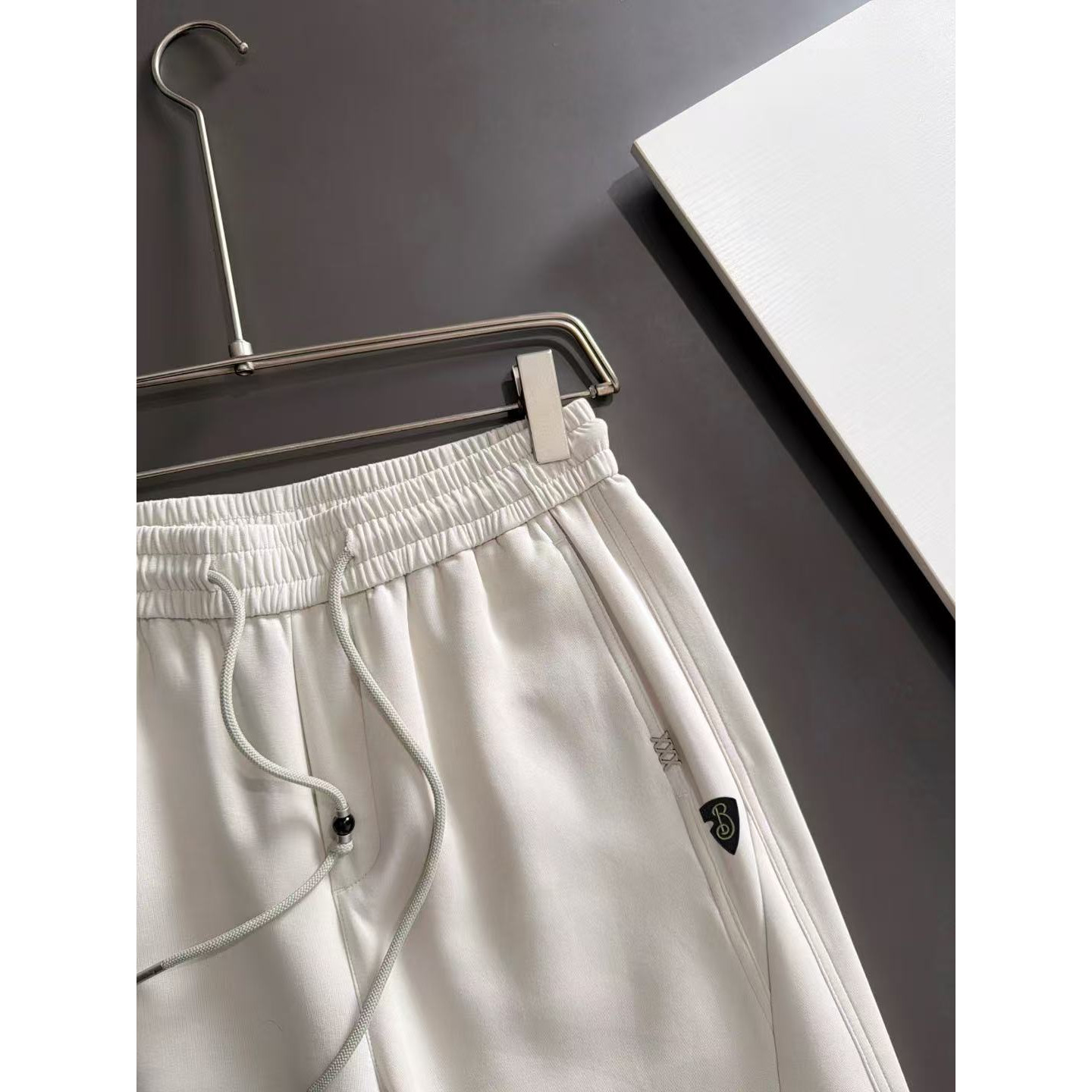 <p>BURBERRY 夏季新款松紧带休闲裤(786882)</p>