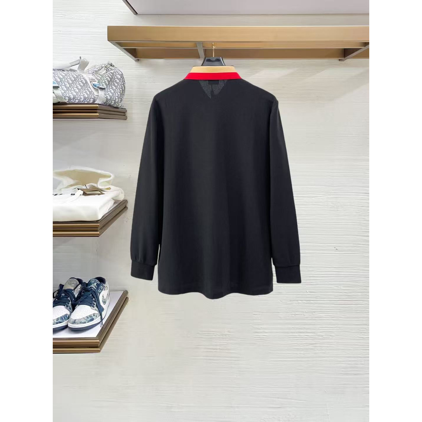 <p>BURBERRY 长袖Polo衫(黑)</p>