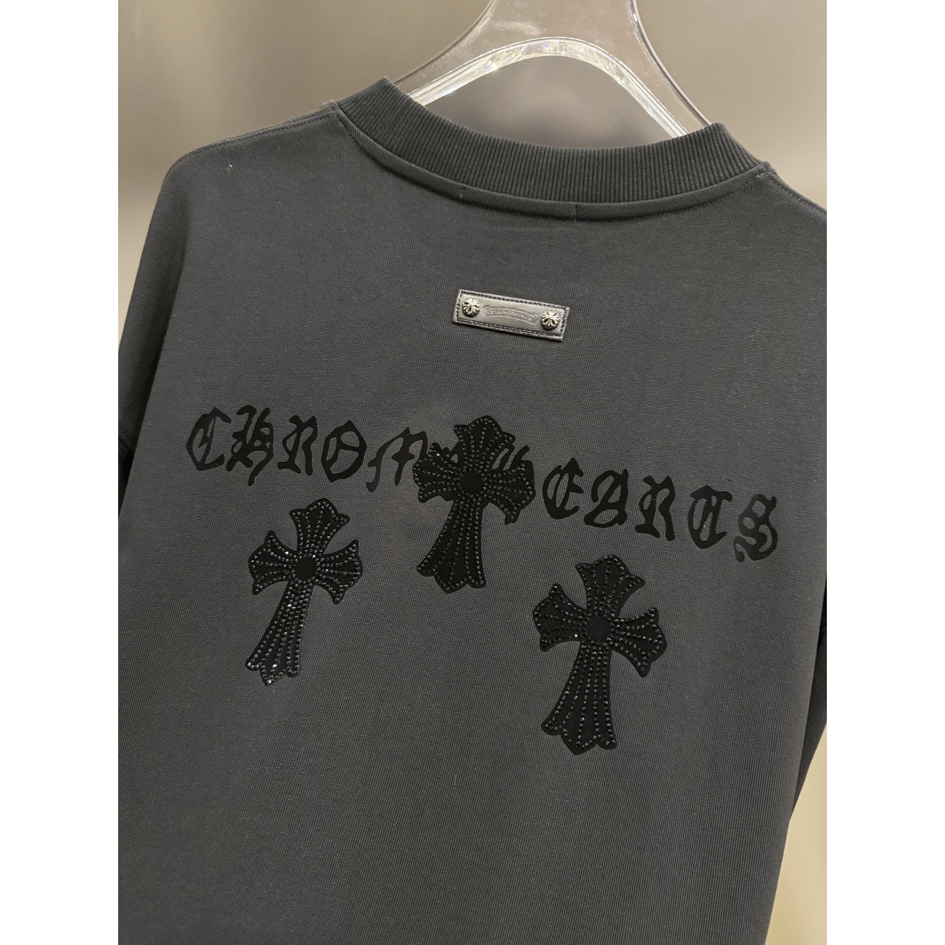 <p>CHROME HEARTS 圆领长袖卫衣(黑)</p>