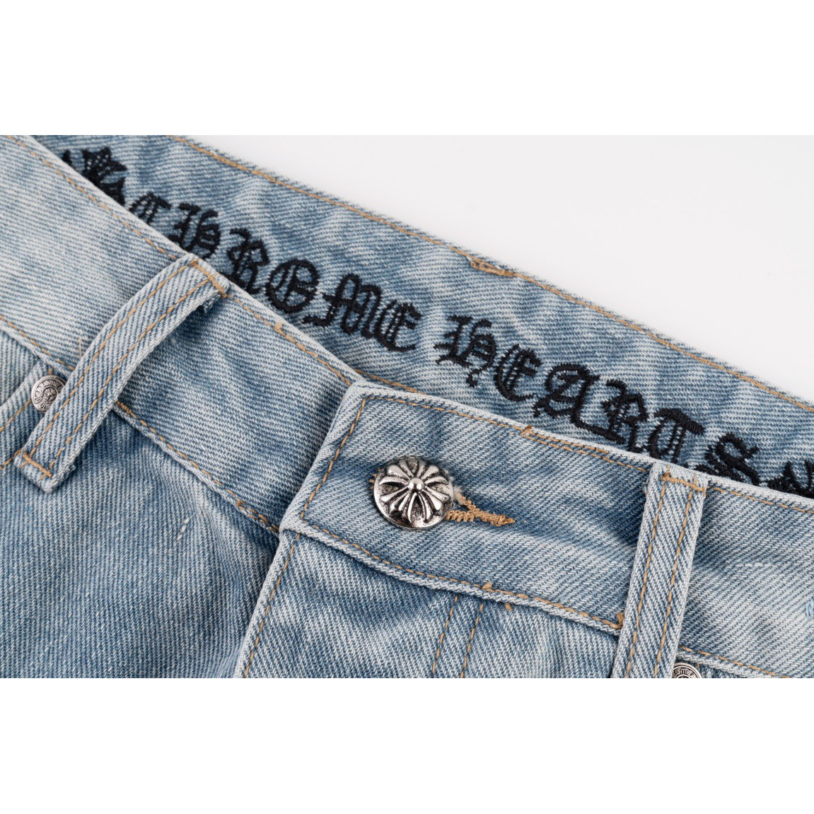<p>CHROME HEARTS 蓝色牛仔裤(1565#)</p>
