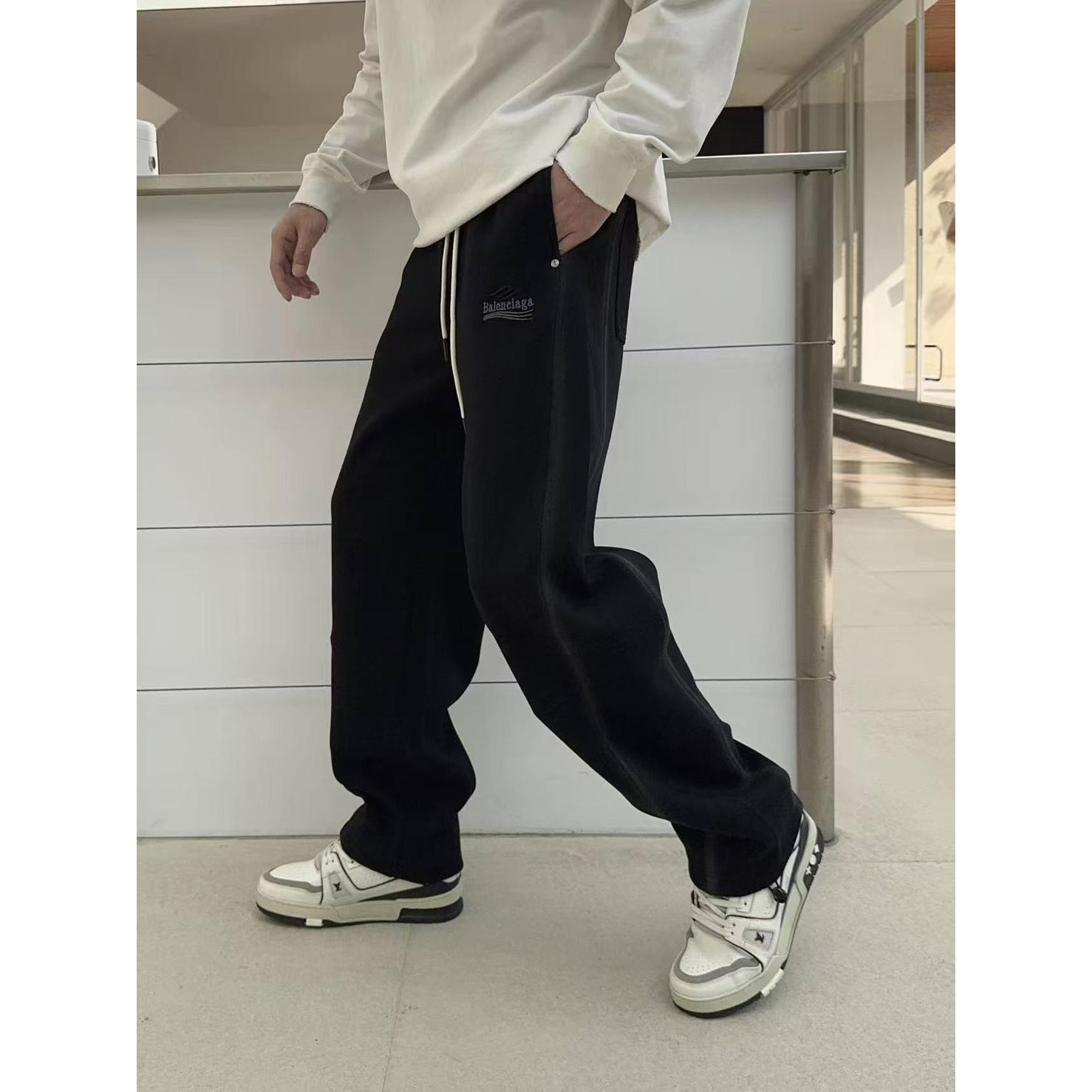 <p>Balenciaga 休闲长裤</p>