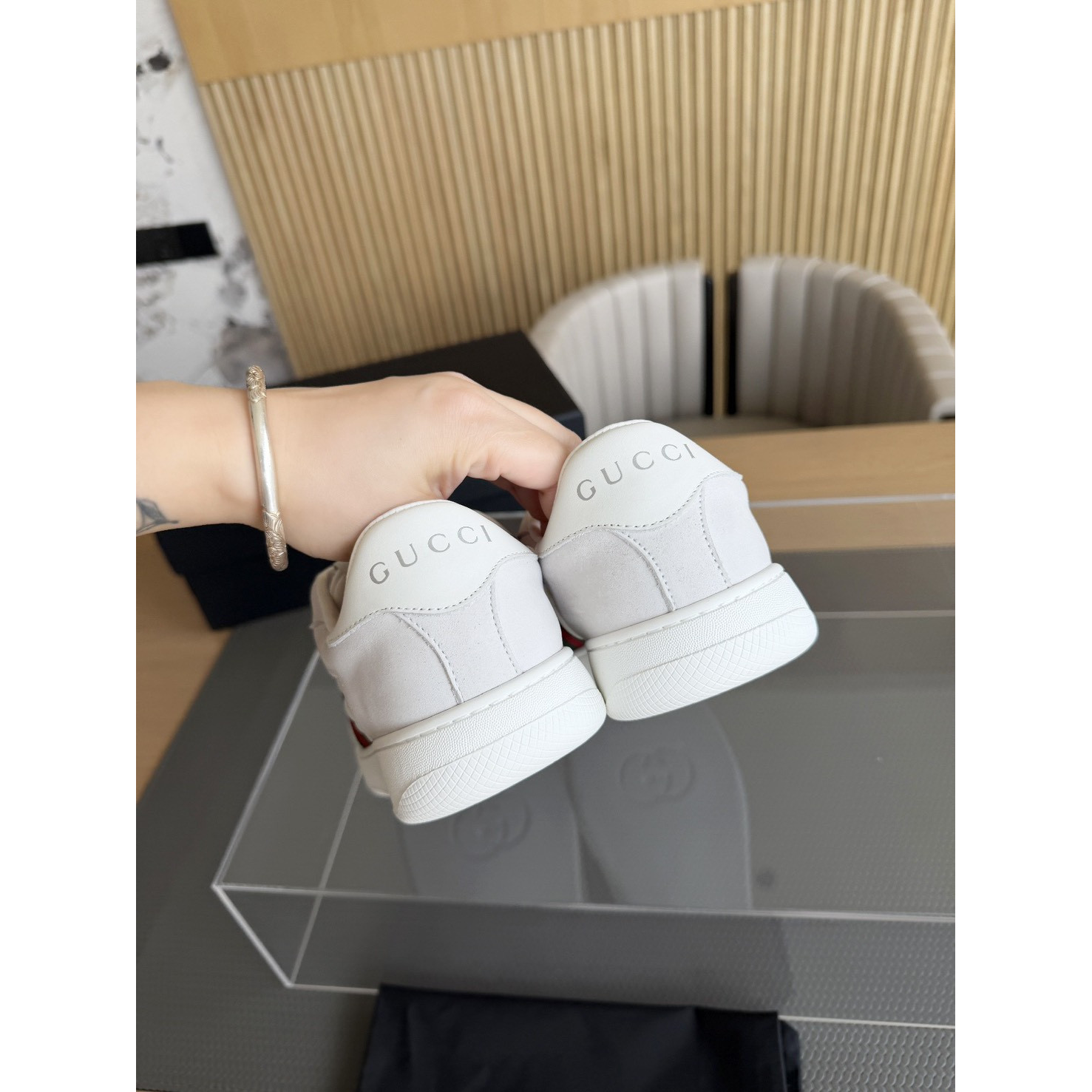 <p>GUCCI 休閒鞋(白)</p>