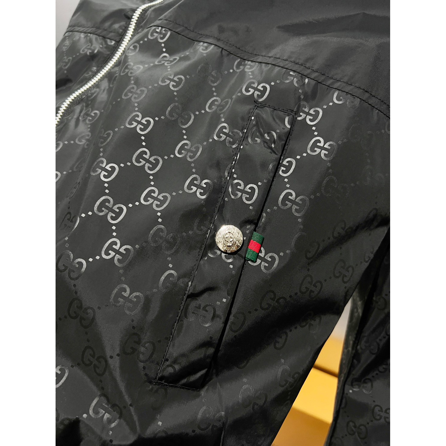 <p>GUCCI&nbsp;夹克外套(黑)</p>
