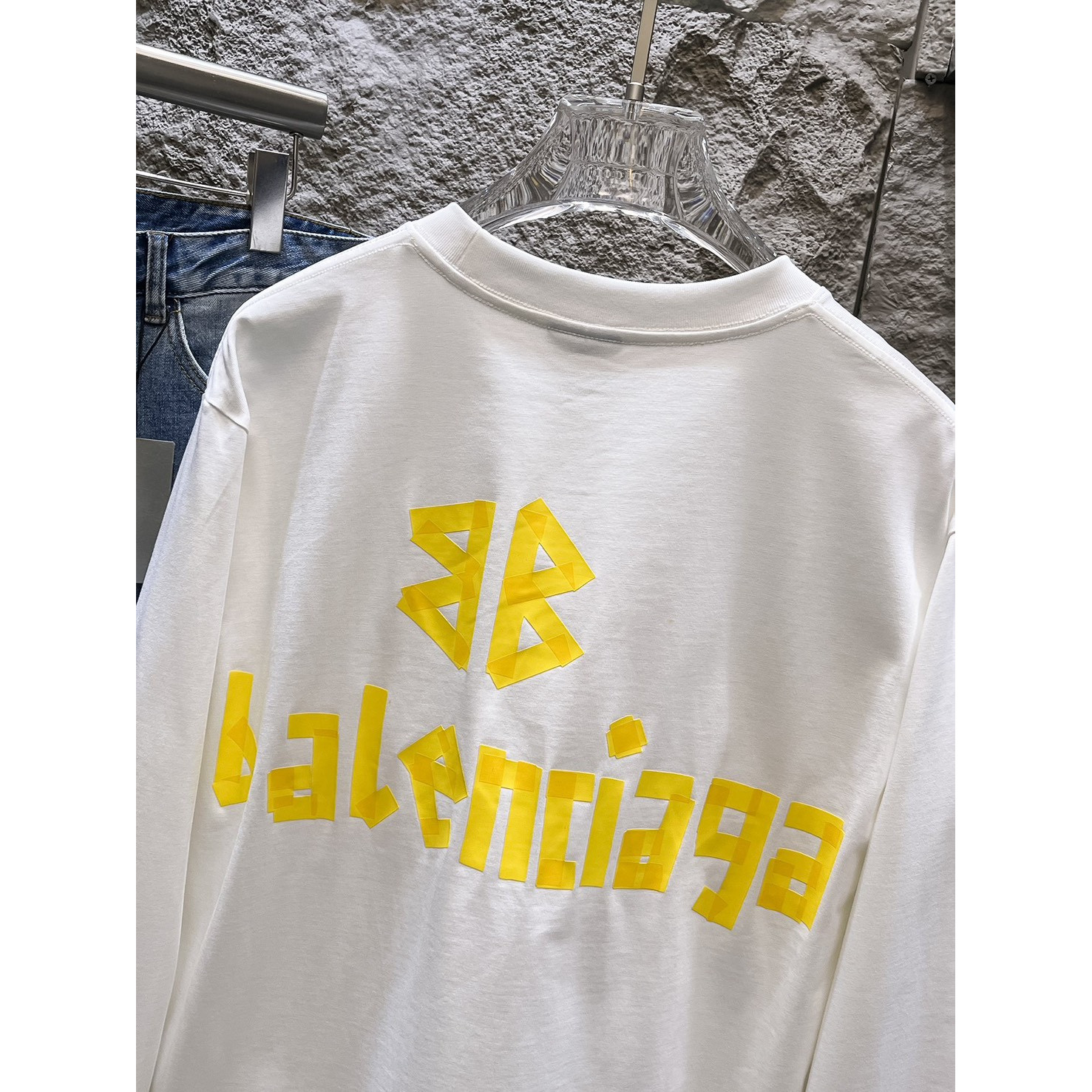 <p>Balenciaga 长袖T恤(白)</p>