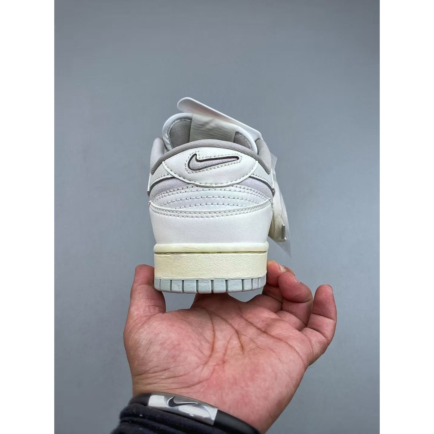 <p>Nike SB Dunk Low SB低帮休闲板鞋(白)</p>