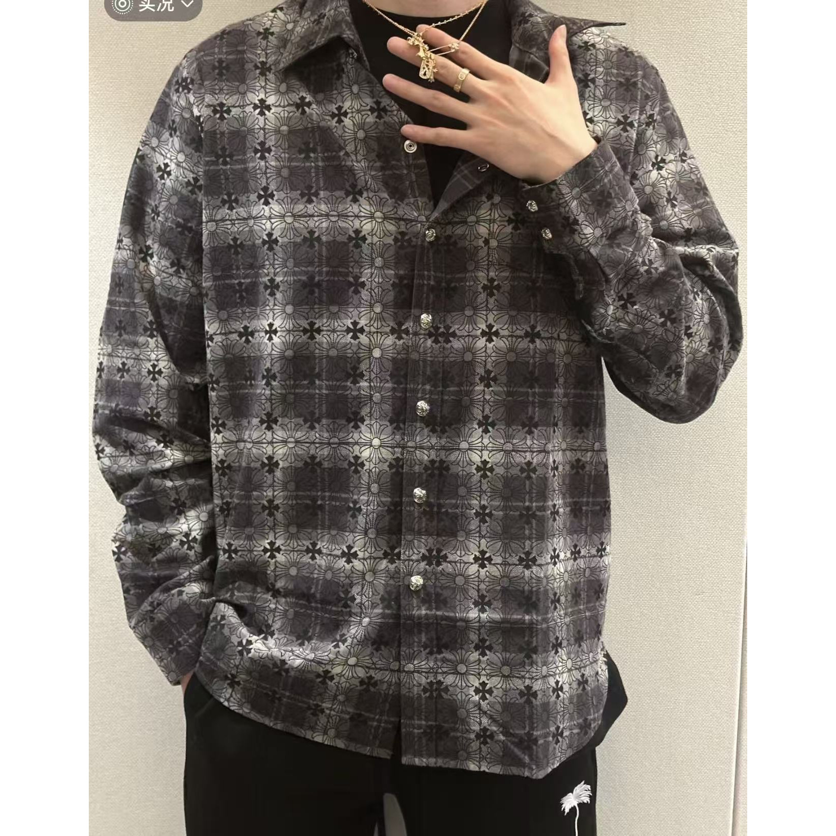 <p>CHROME HEARTS 皮标金属格仔衬衫外套(黑)</p>