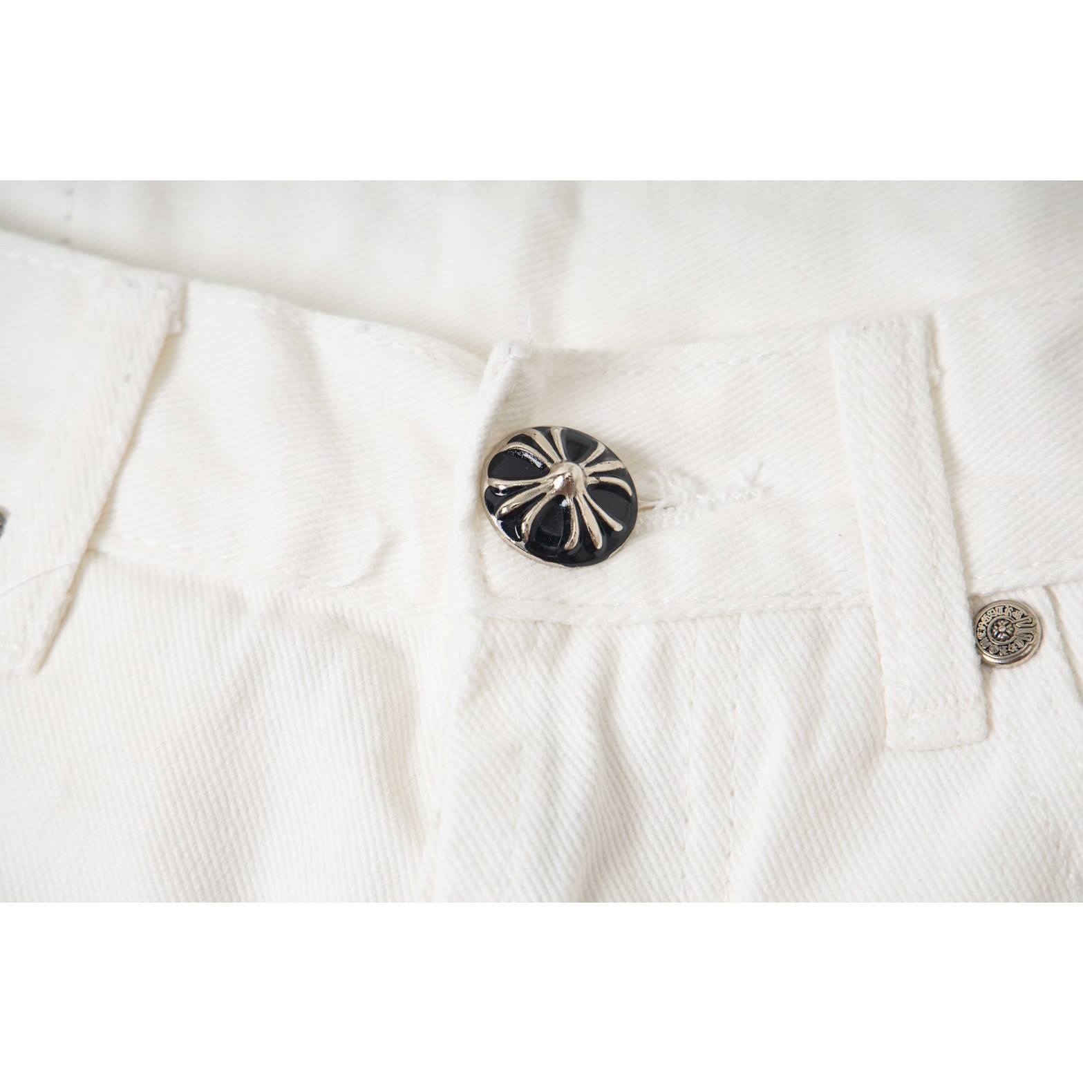 <p>CHROME HEARTS 白裤青皮爆款拼皮情侣闺蜜牛仔裤(1816#)</p>

<p>&nbsp;</p>