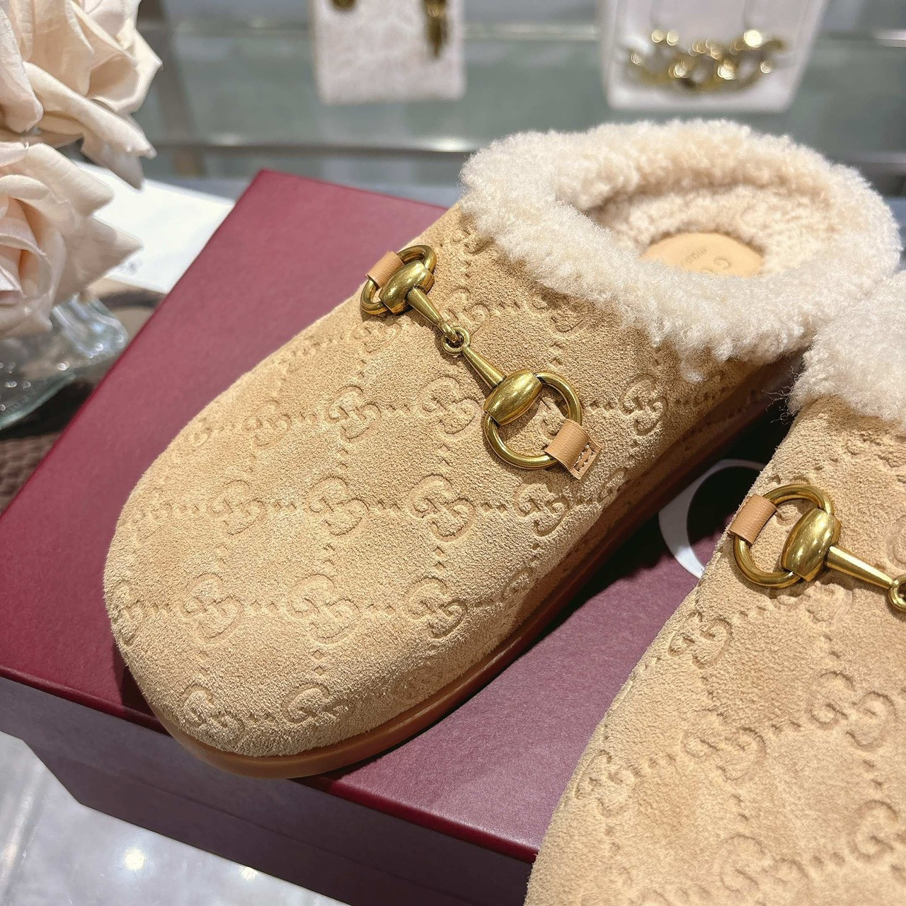 <p>GUCCI 穆勒羊毛拖鞋</p>