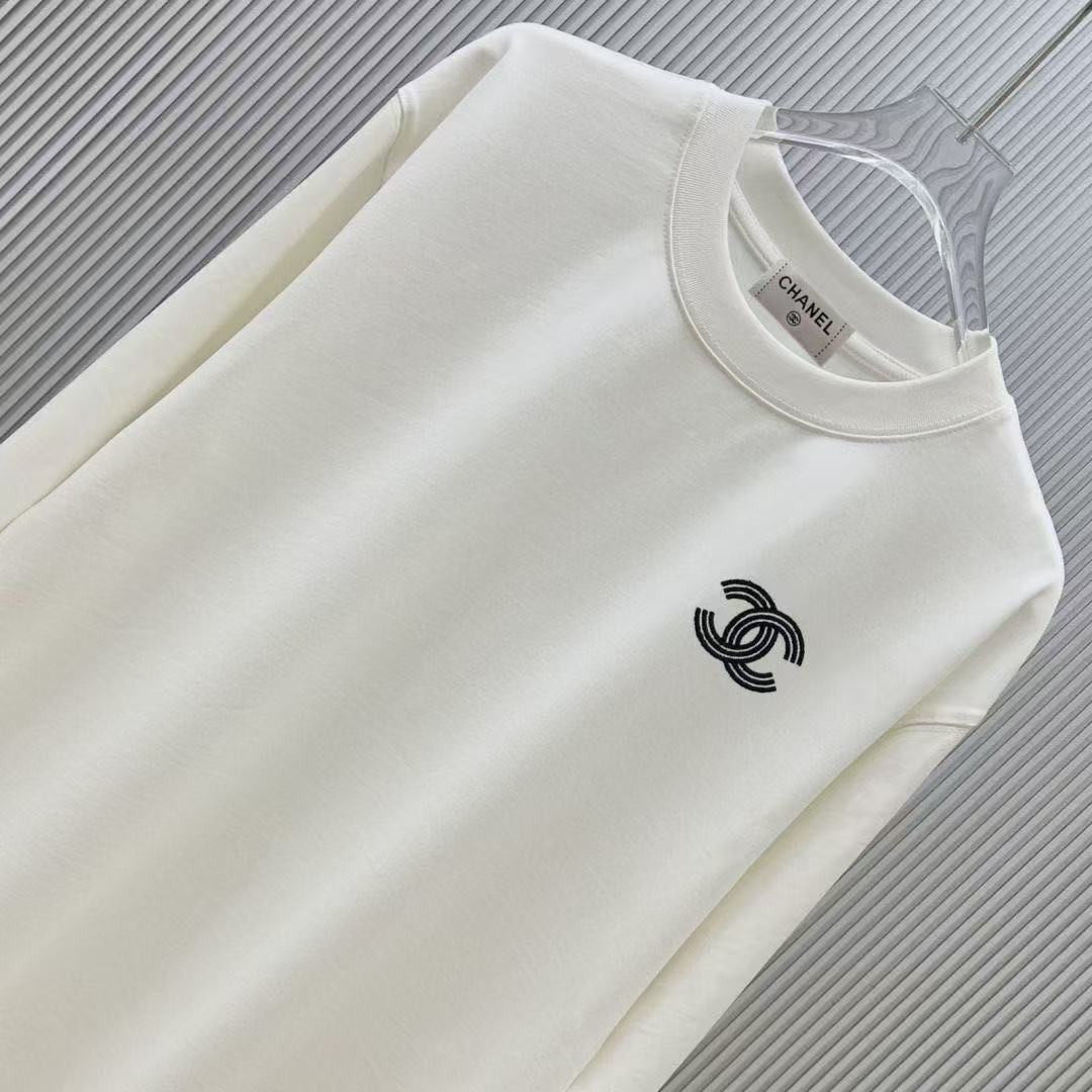 <p>CHANEL 长袖卫衣T恤(白)</p>