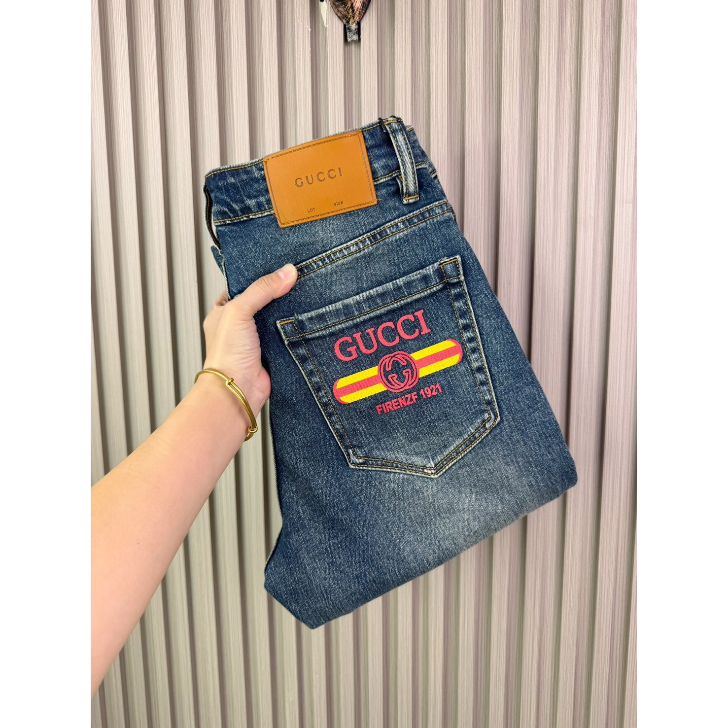 <p>GUCCI 休閒牛仔褲</p>
