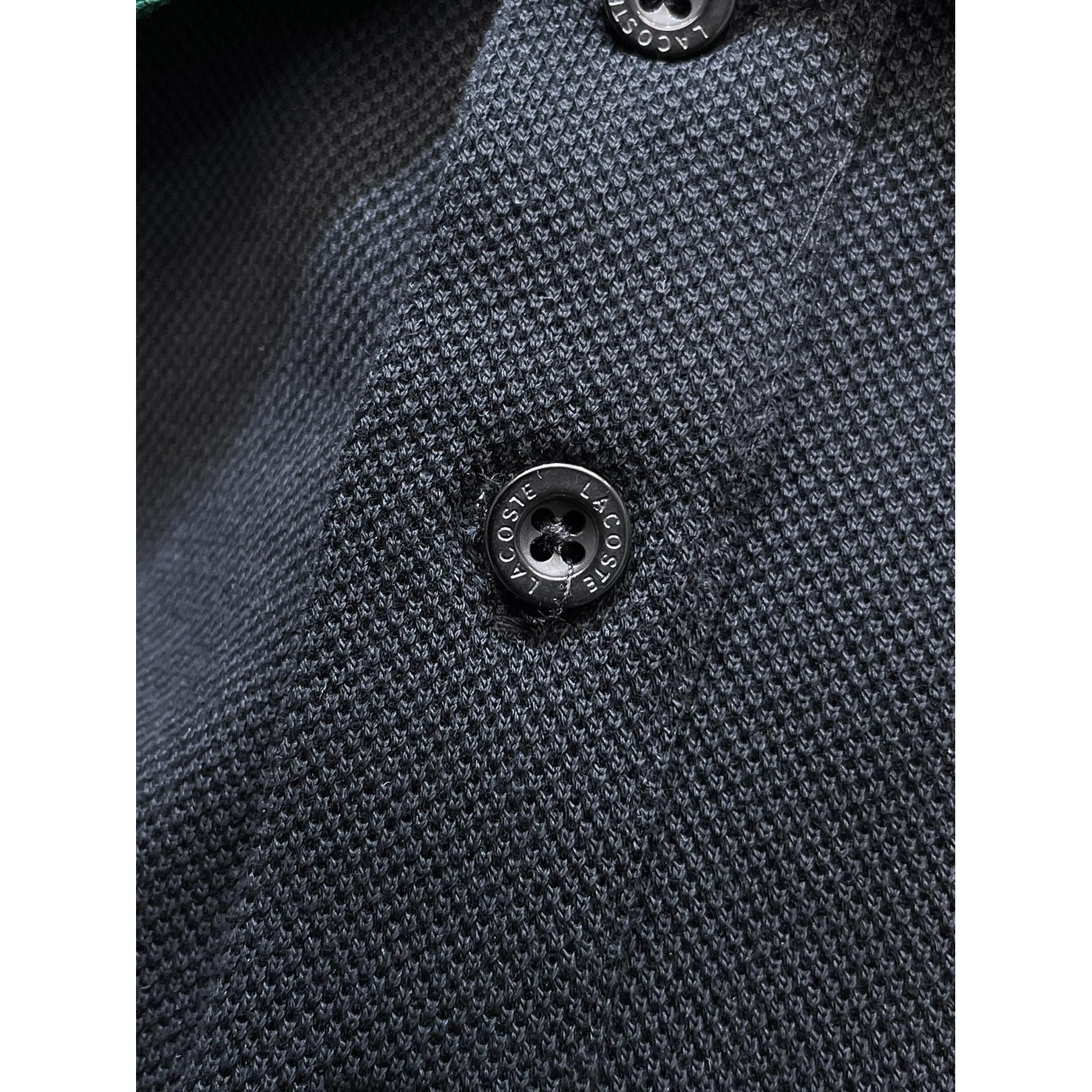 <p>LACOSTE&nbsp;短袖翻领polo衫</p>
