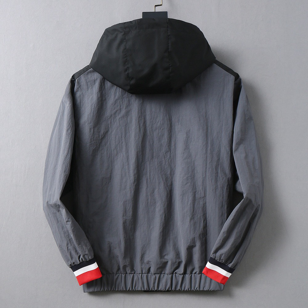 <p>Moncler 新款男士夹克外套</p>