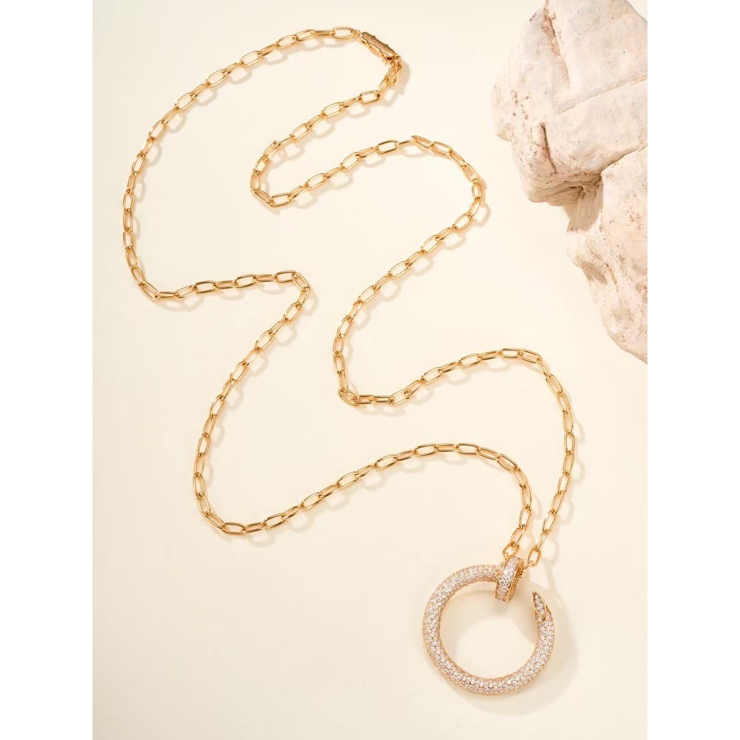 <p>CARTIER&nbsp;钉子满钻项链</p>