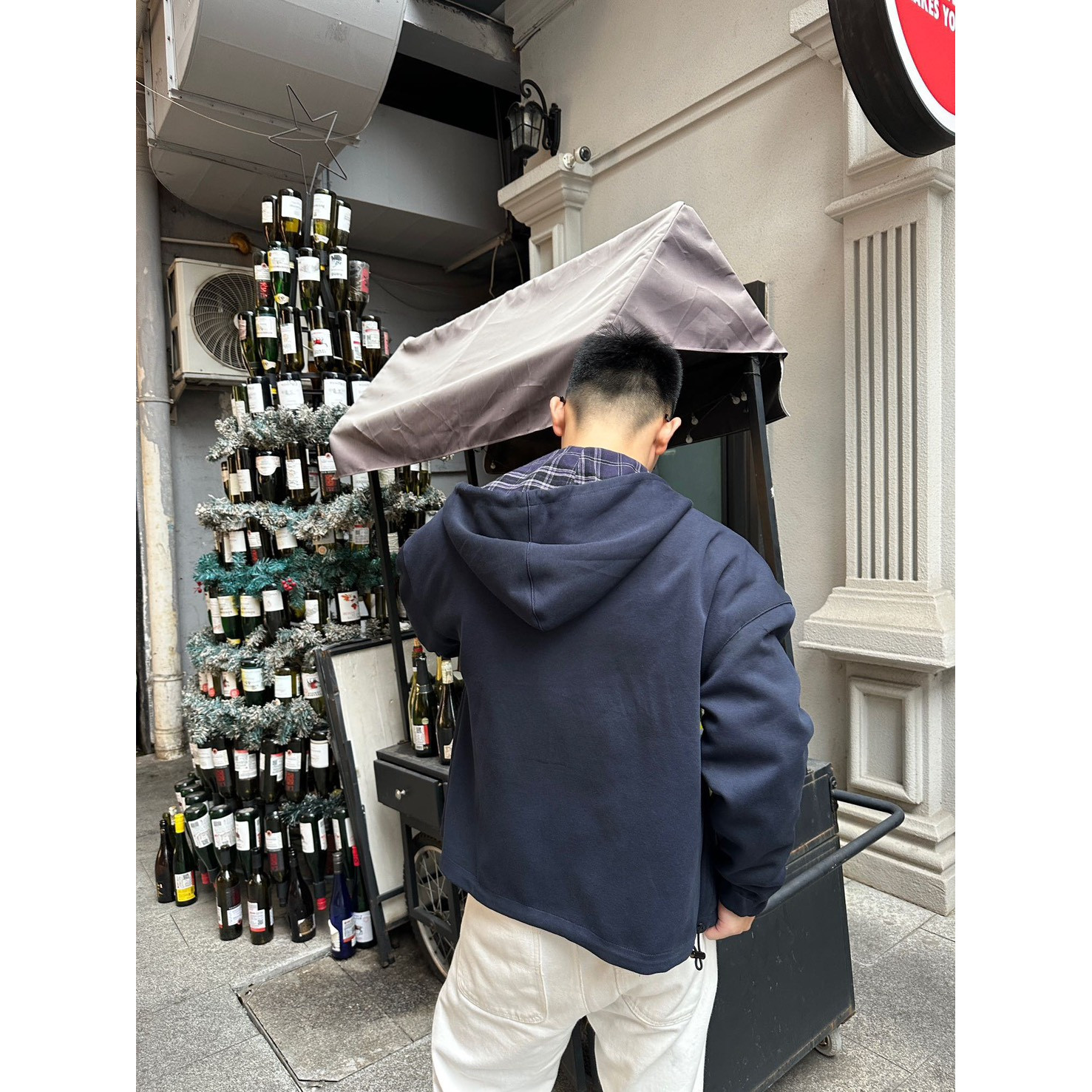 <p>Balenciaga 格纹贴布字母拉链外套</p>