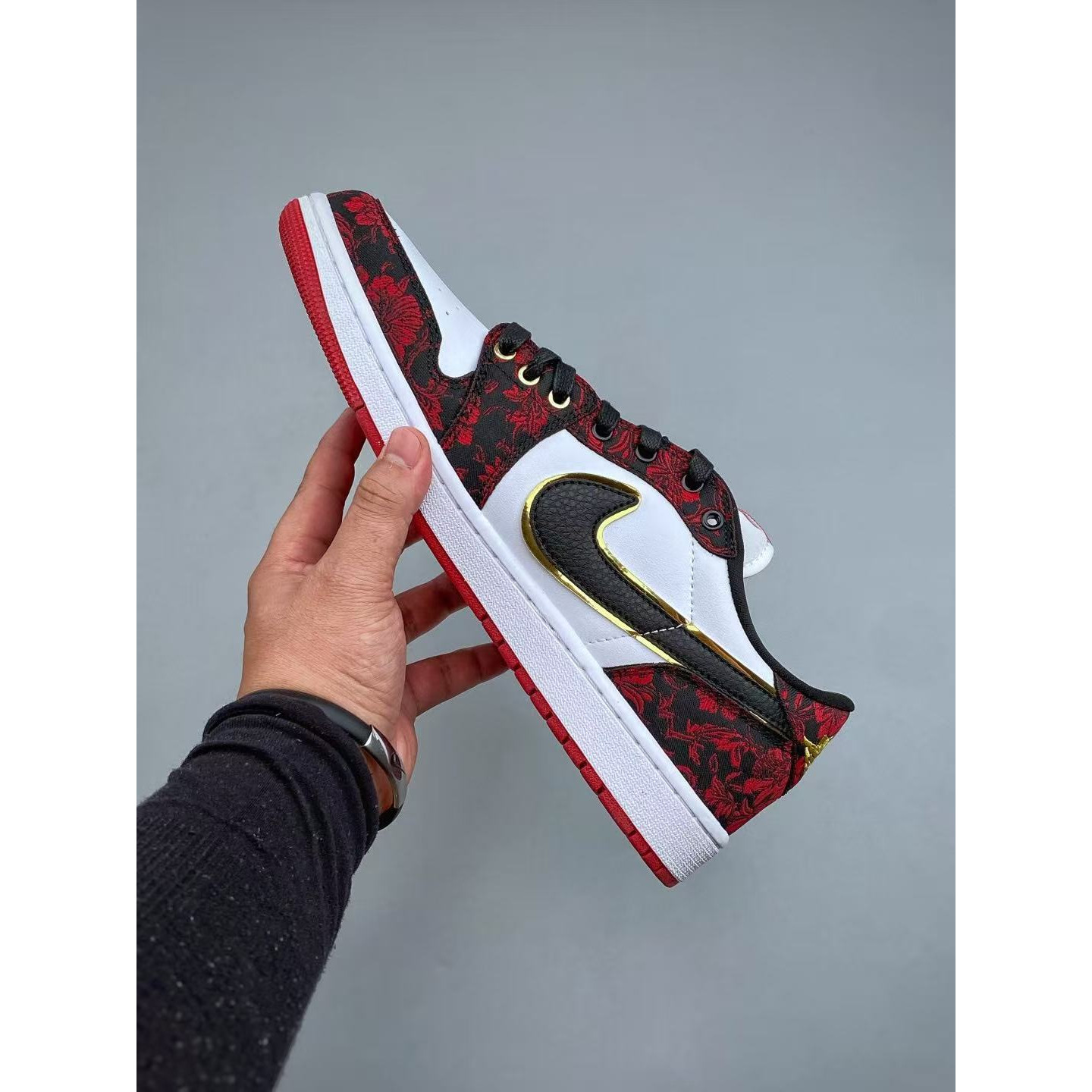 <p>Nike Air Jordan 1 Low&nbsp;休闲板鞋(紅)</p>