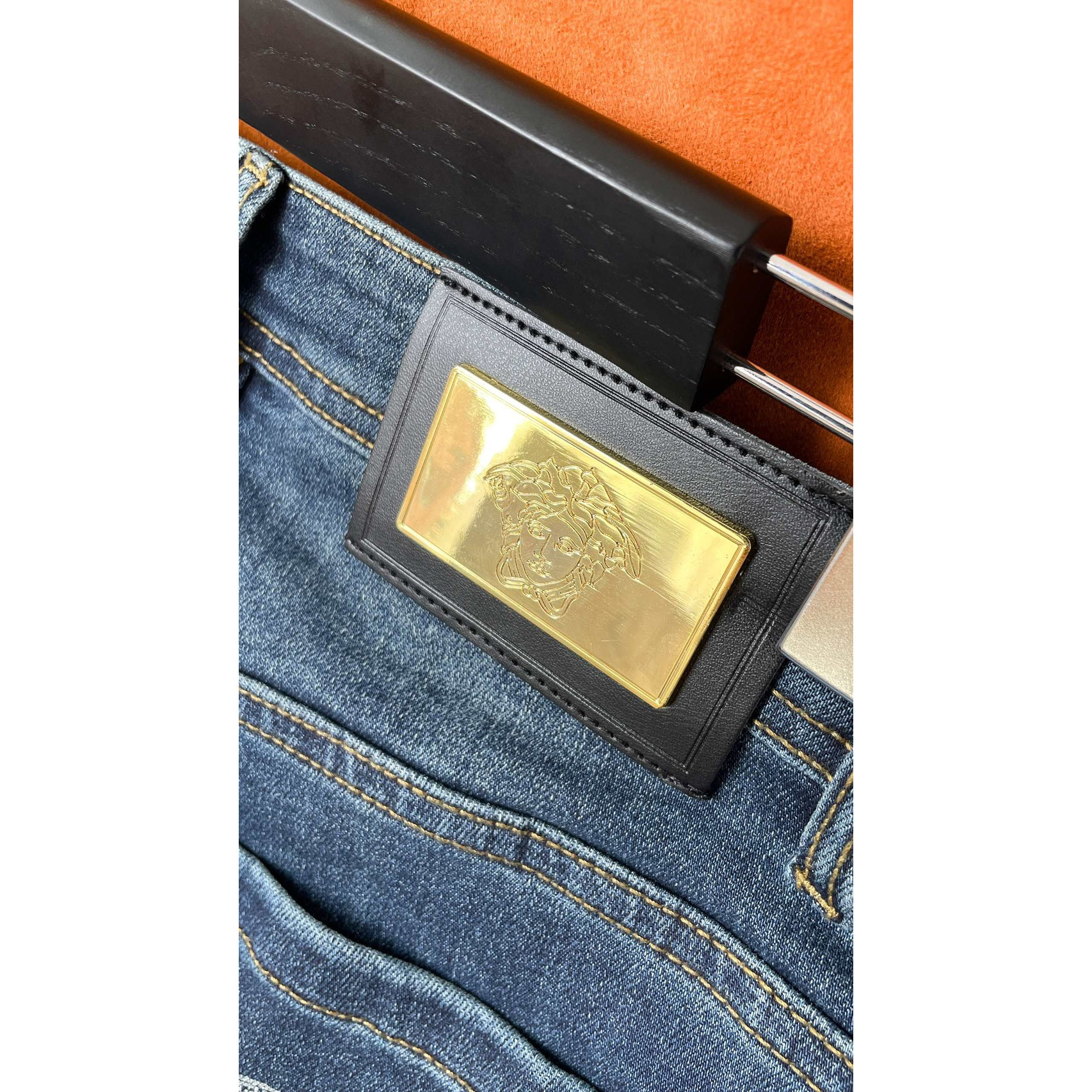 <p>Versace 牛仔褲</p>
