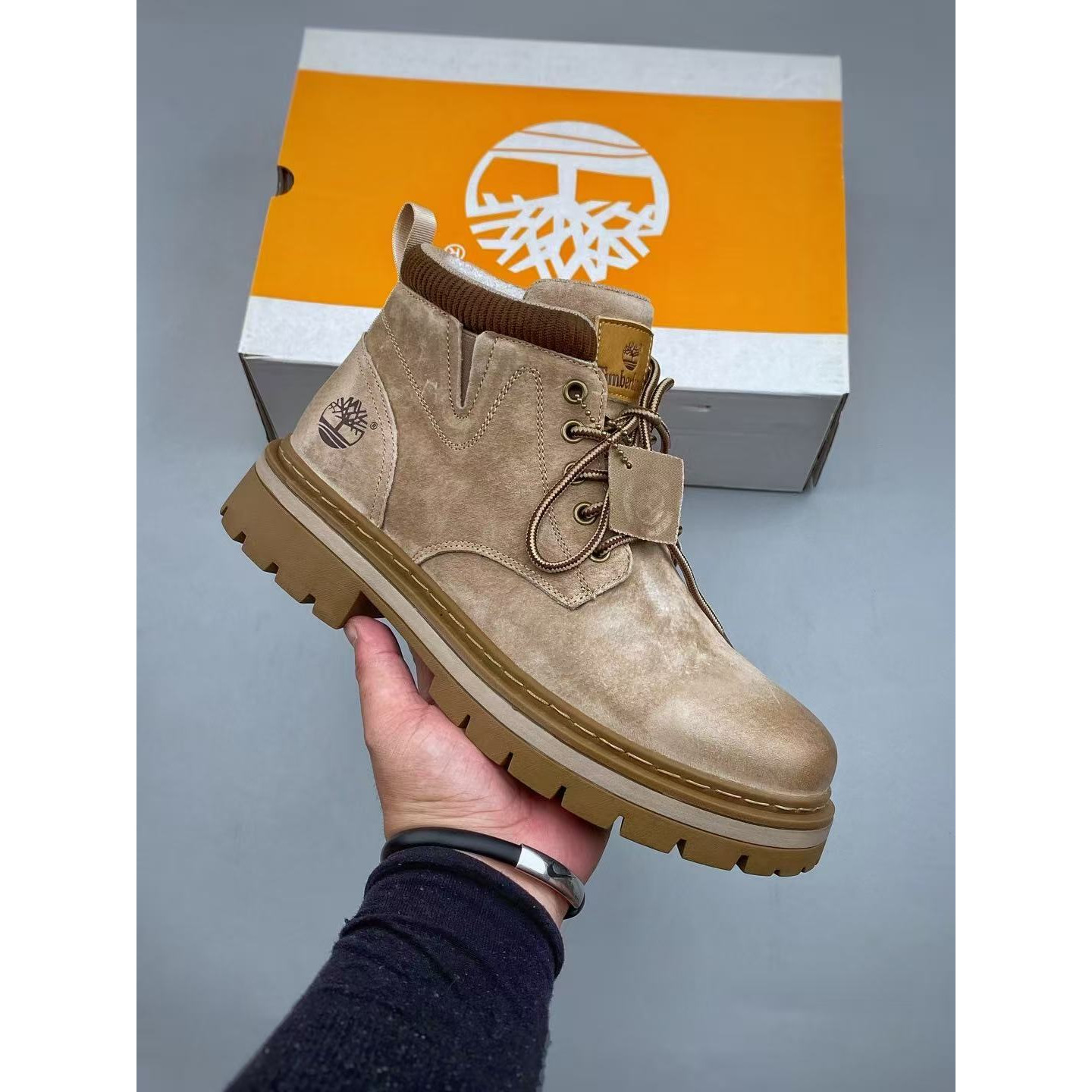 <p>Timberland 经典户外休闲大黄靴系列(淺棕色)</p>