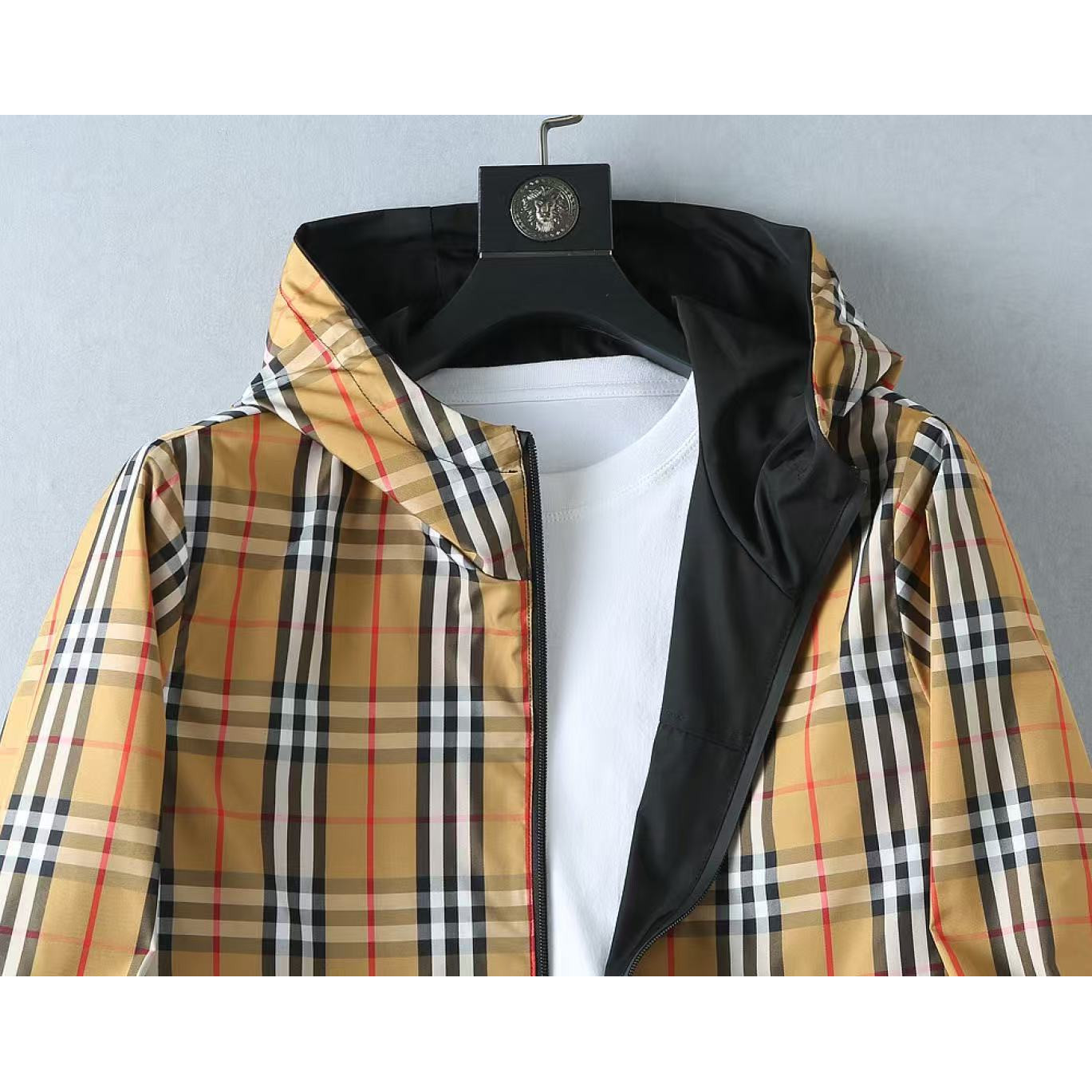 <p>BURBERRY 男士夹克外套(卡其)</p>