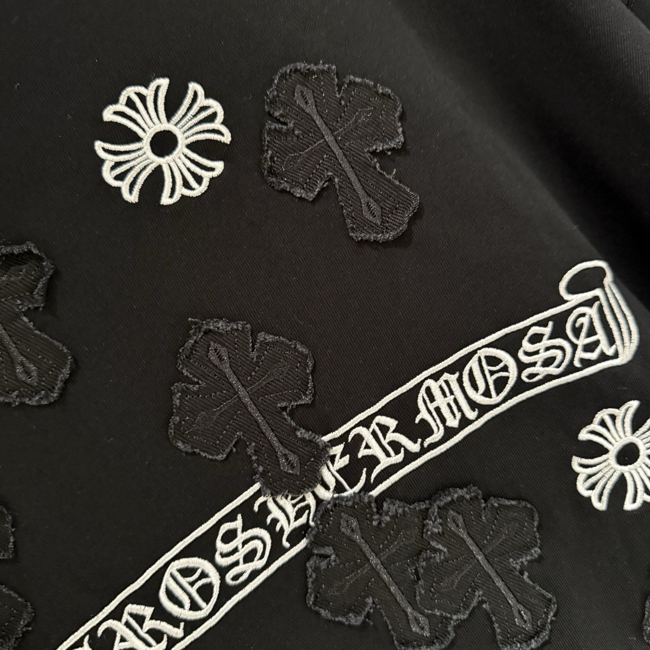 <p>CHROME HEARTS 长袖T恤(黑B21)</p>