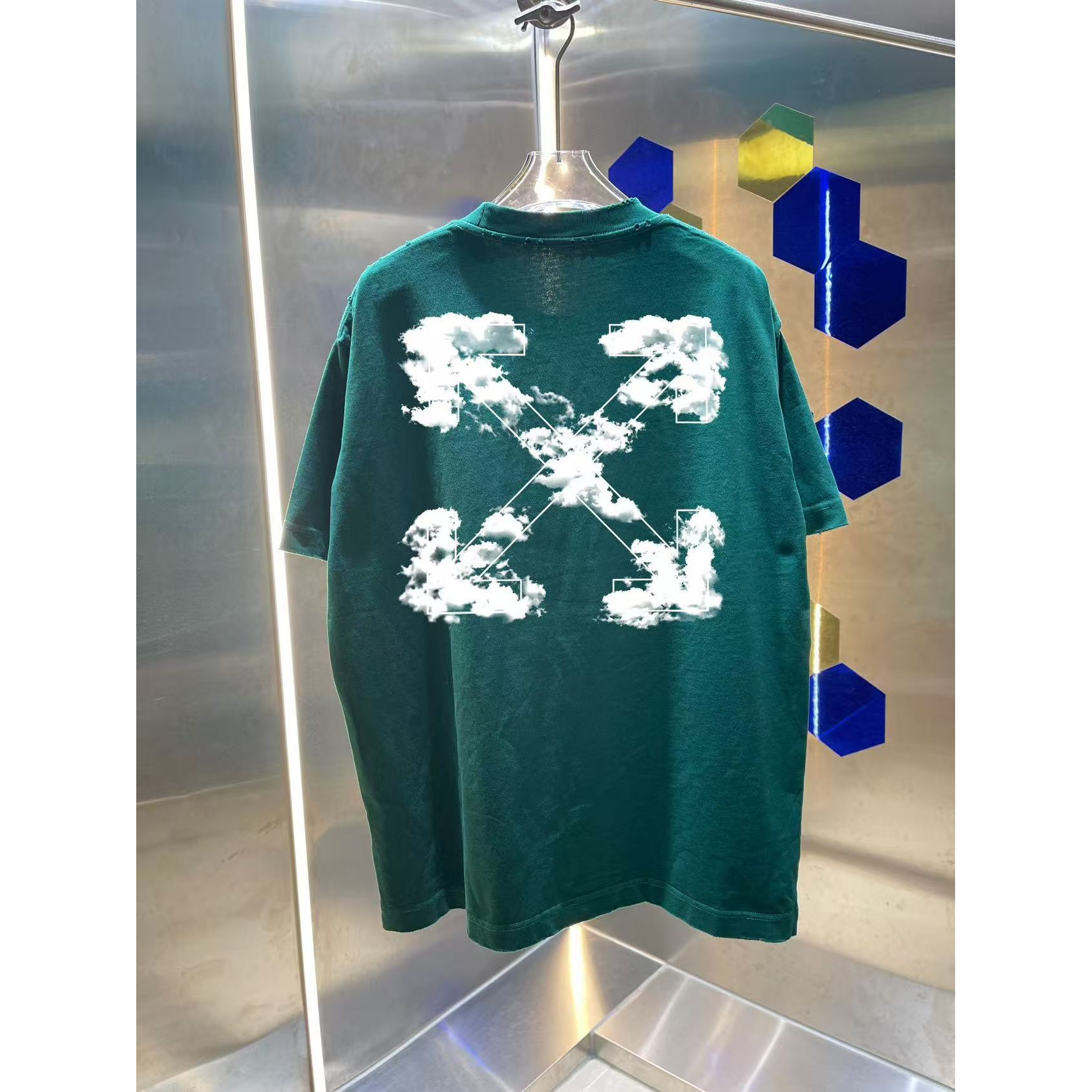 <p>OFF-white 洗水磨破短袖T恤(洗水綠)</p>