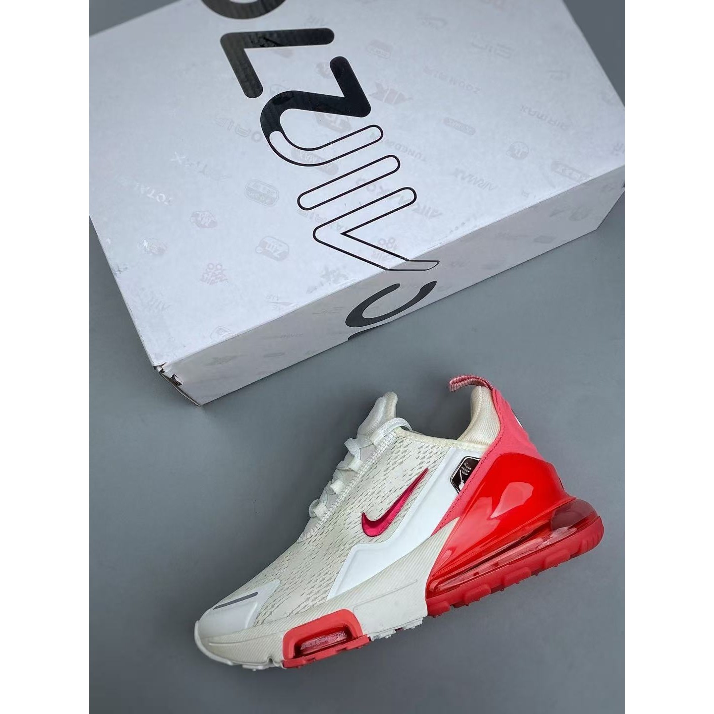 <p>Nike AIR MAX 270 气垫休闲跑鞋(白紅)</p>
