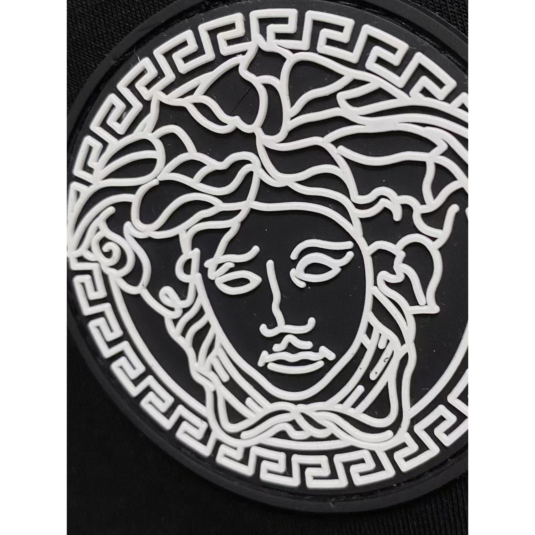 <p>Versace&nbsp;太空棉卫衣(黑)</p>