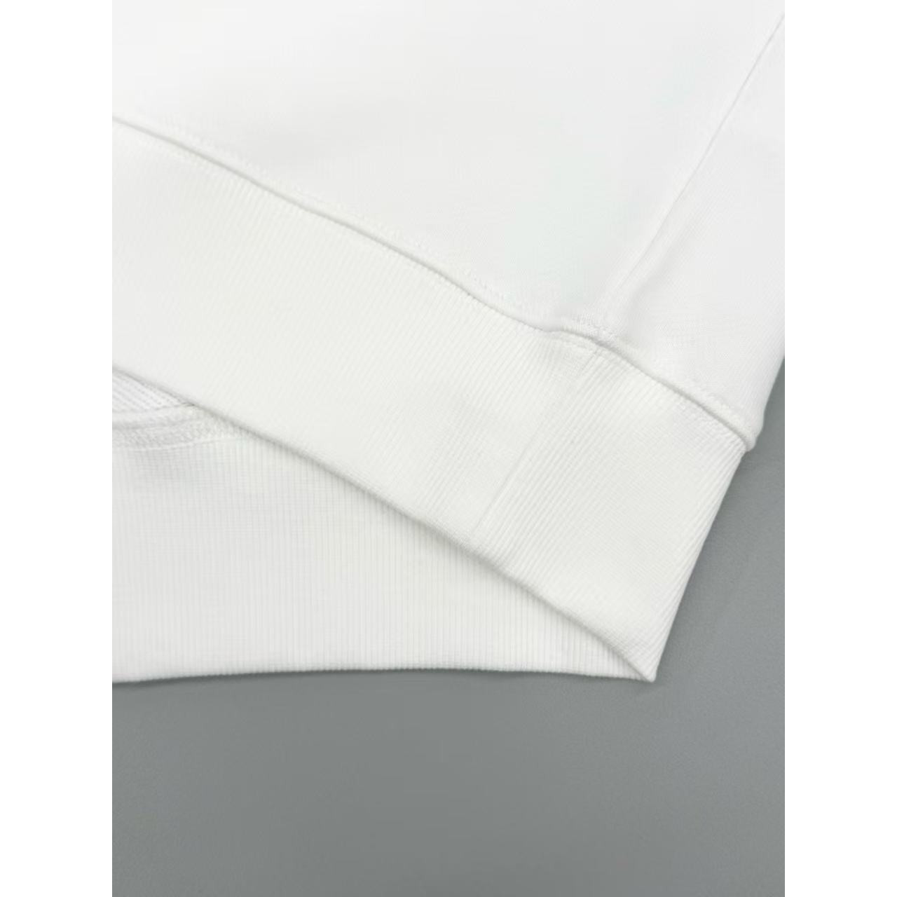 <p>LV 刺绣圆领卫衣(白)</p>