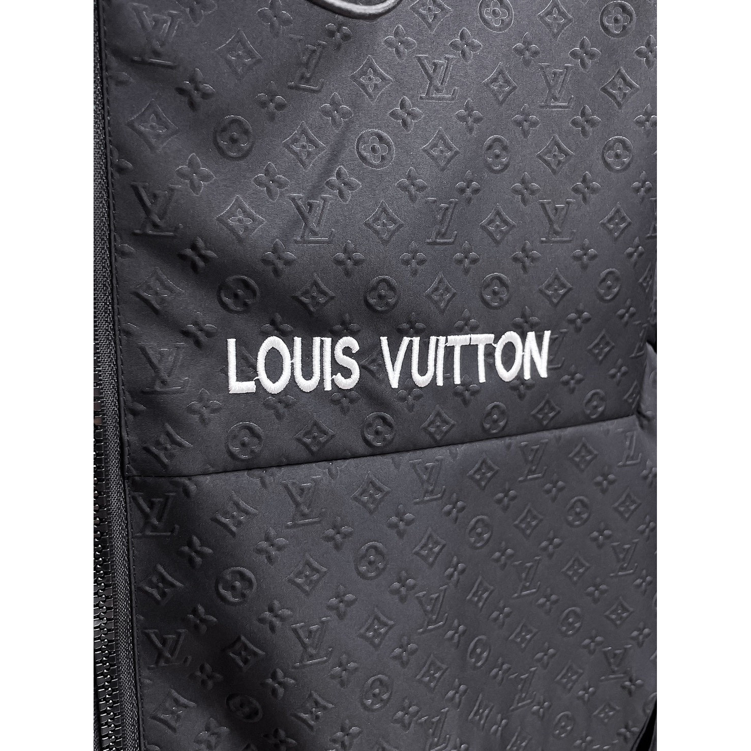 <p>LV 男士夹克外套(黑)</p>
