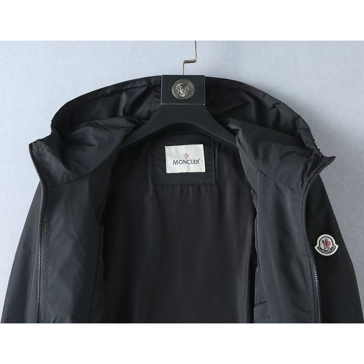 <p>MONCLER 男士夹克外套(黑)</p>