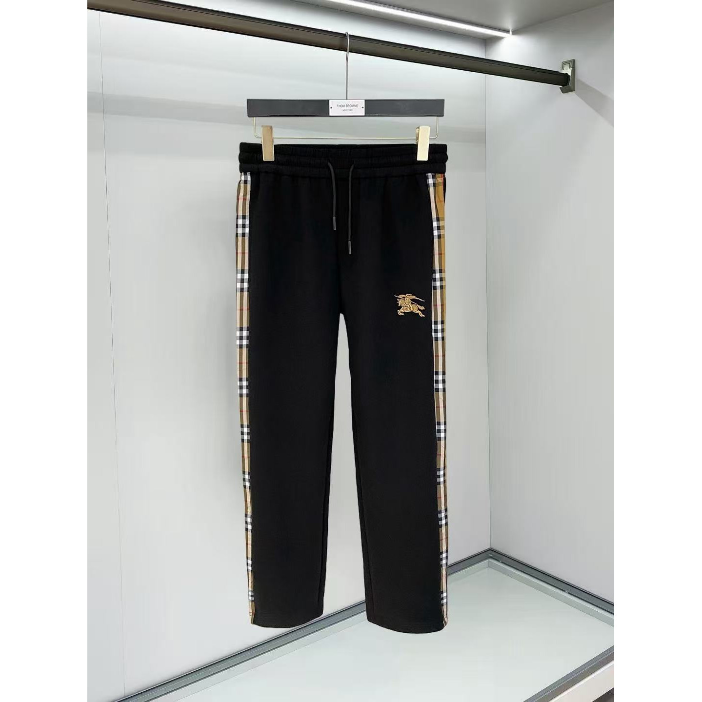 <p>BURBERRY 男士长裤(782441)</p>