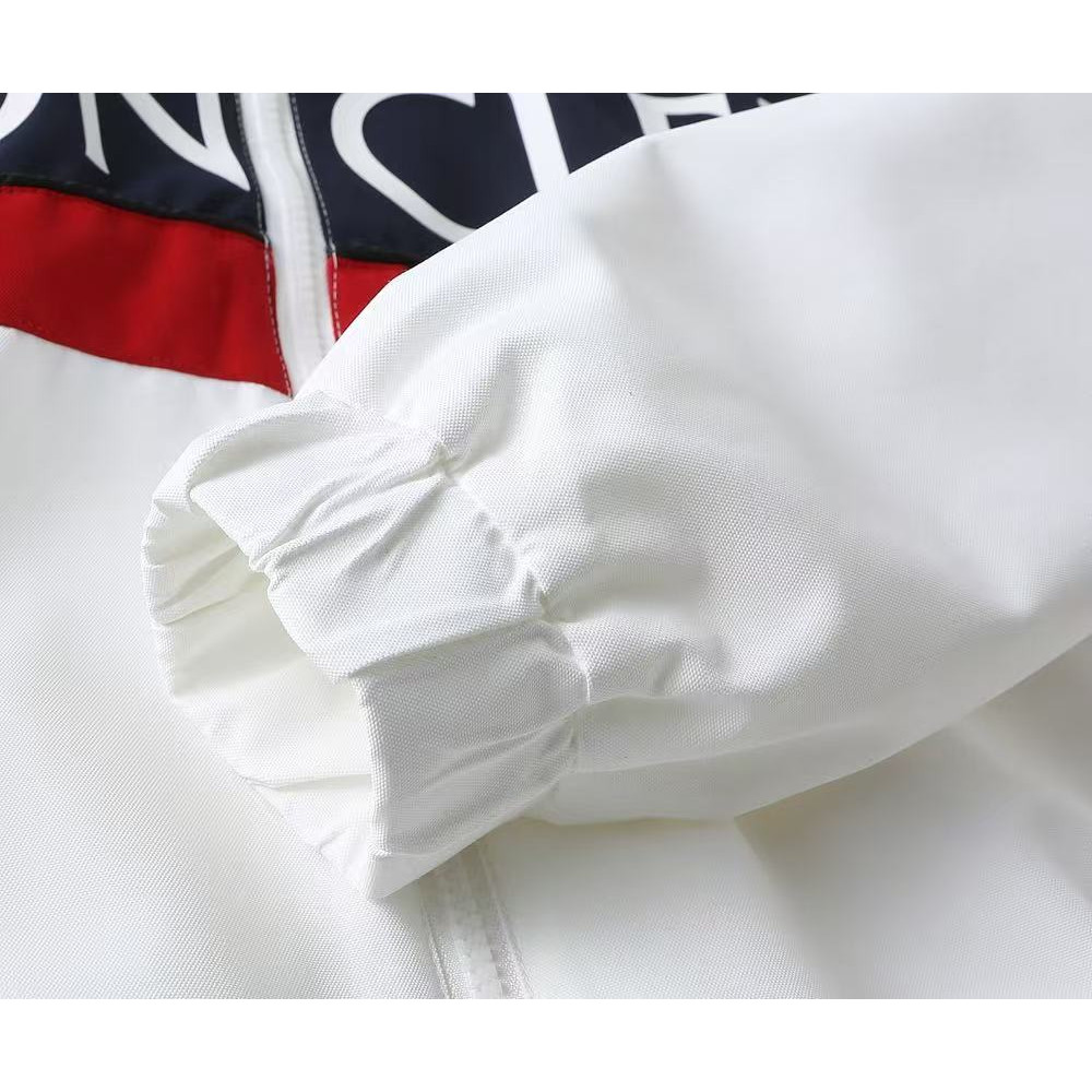 <p>MONCLER&nbsp;男士夹克外套(800855)</p>