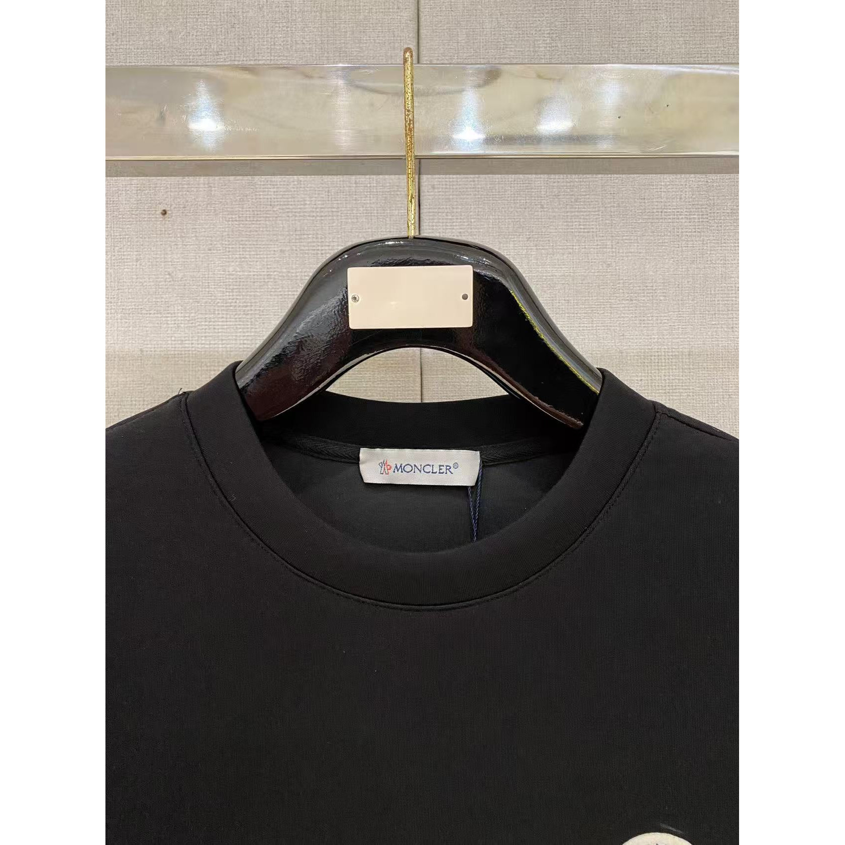 <p>MONCLER 太空棉卫衣(782479)</p>