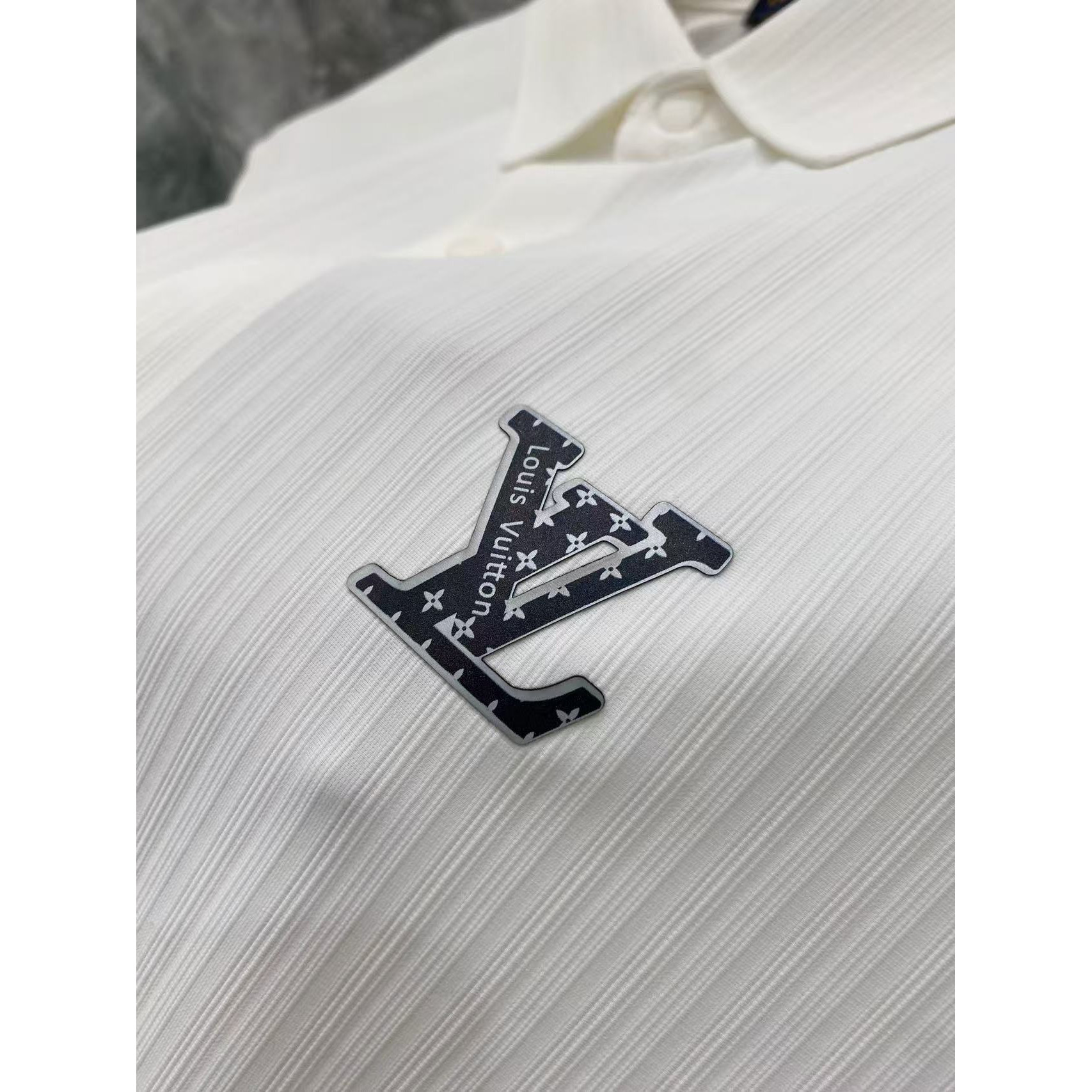 <p>LV 秋冬长袖Polo(782989)</p>