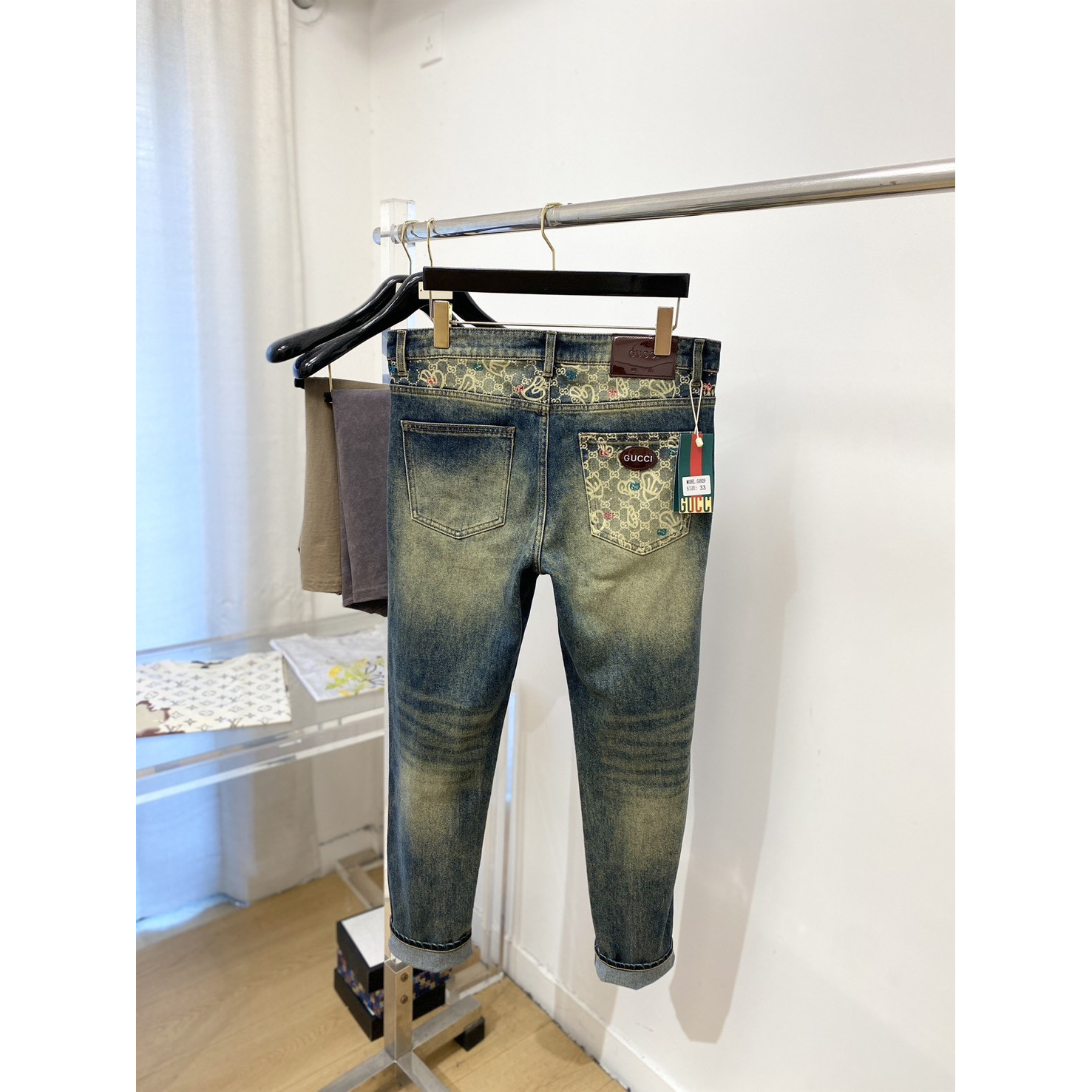 <p>GUCCI&nbsp;休闲牛仔裤</p>
