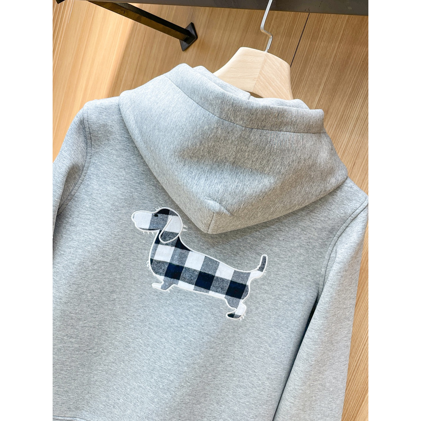 <p>Thom Browne 精品外套(灰)</p>