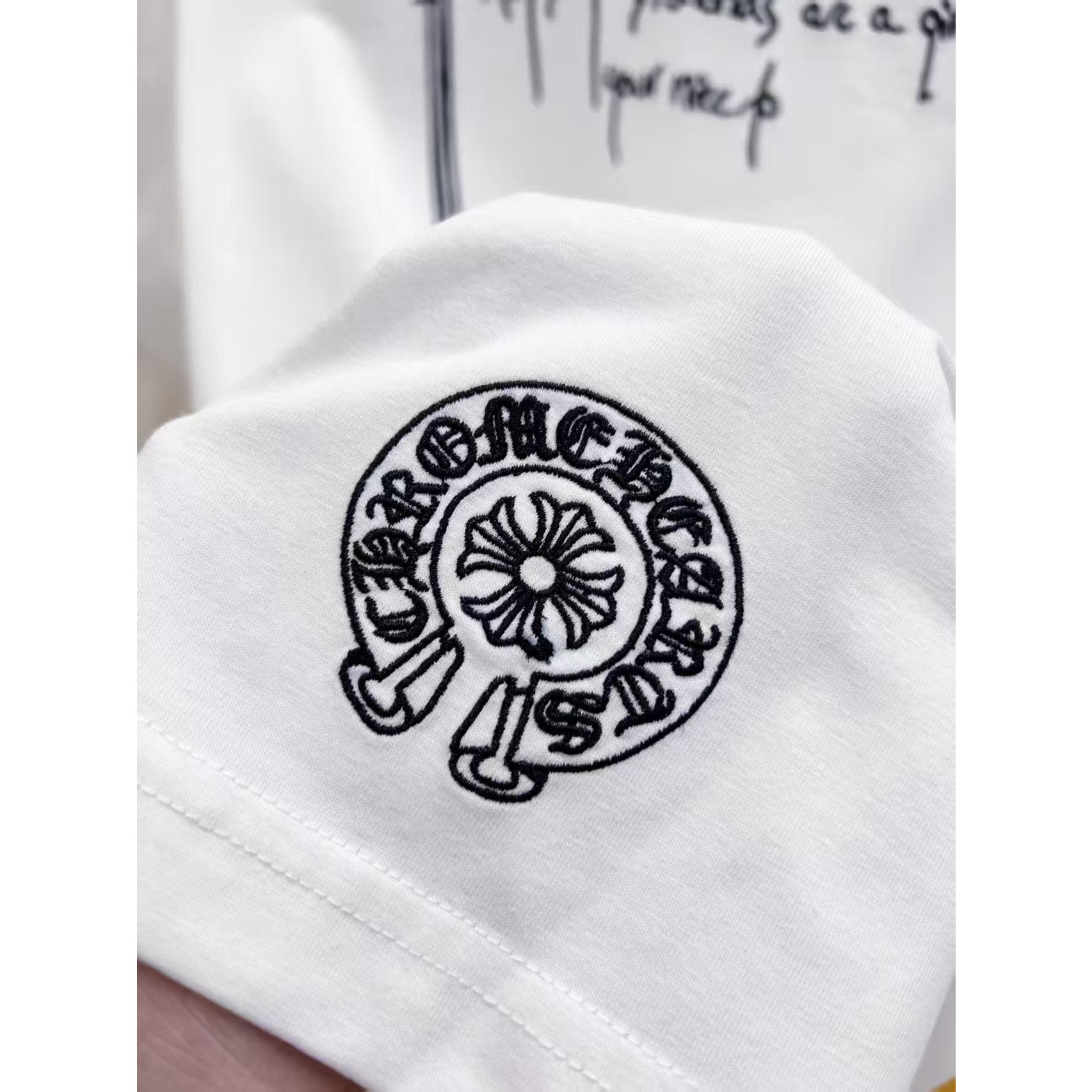 <p>CHROME HEARTS&nbsp;春夏新款T恤(白)</p>