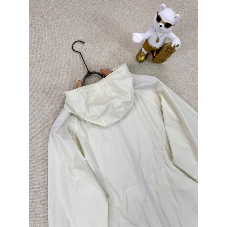 <p>ON 透氣防風防曬服</p>