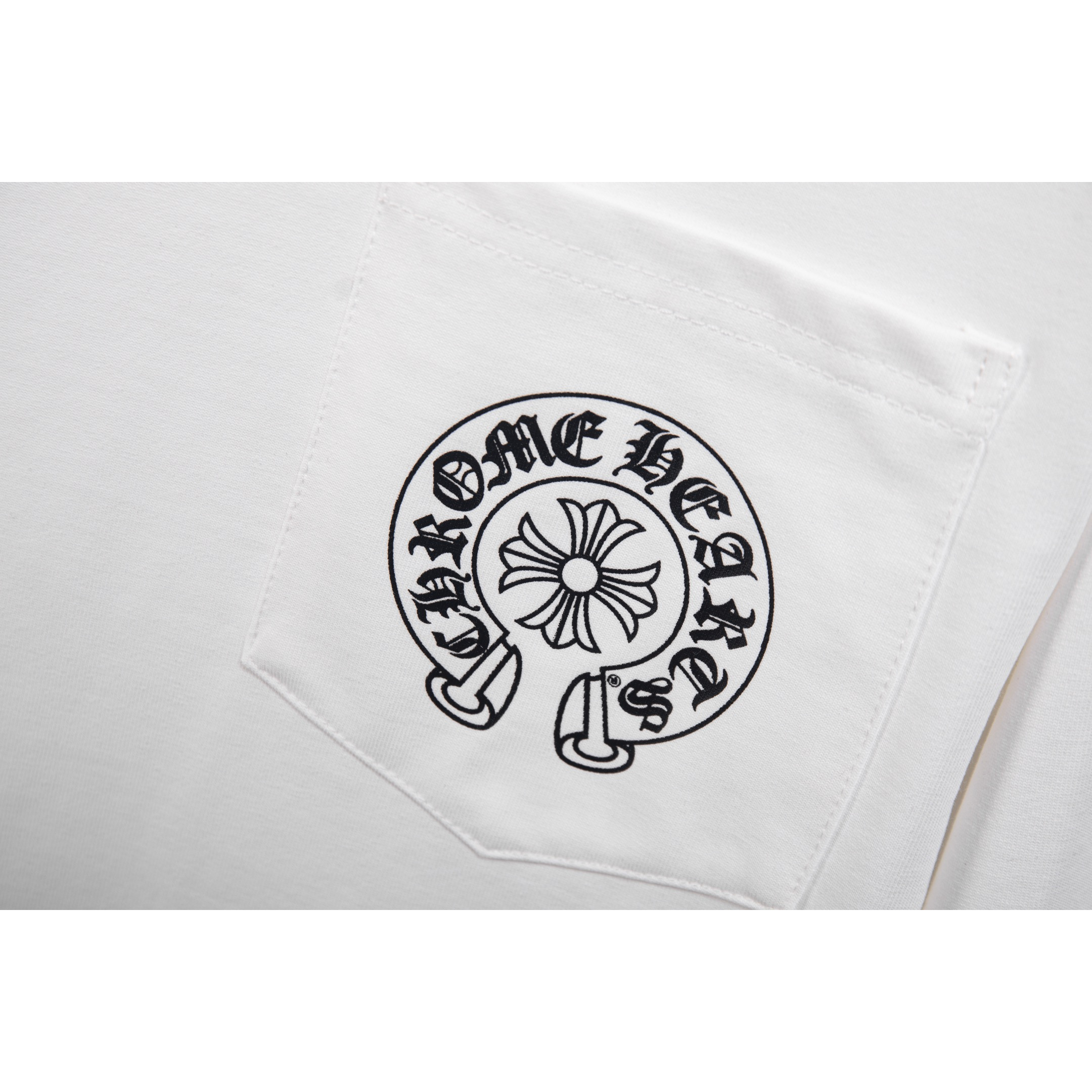 <p>CHROME HEARTS 东京限定长袖T (X489白)</p>