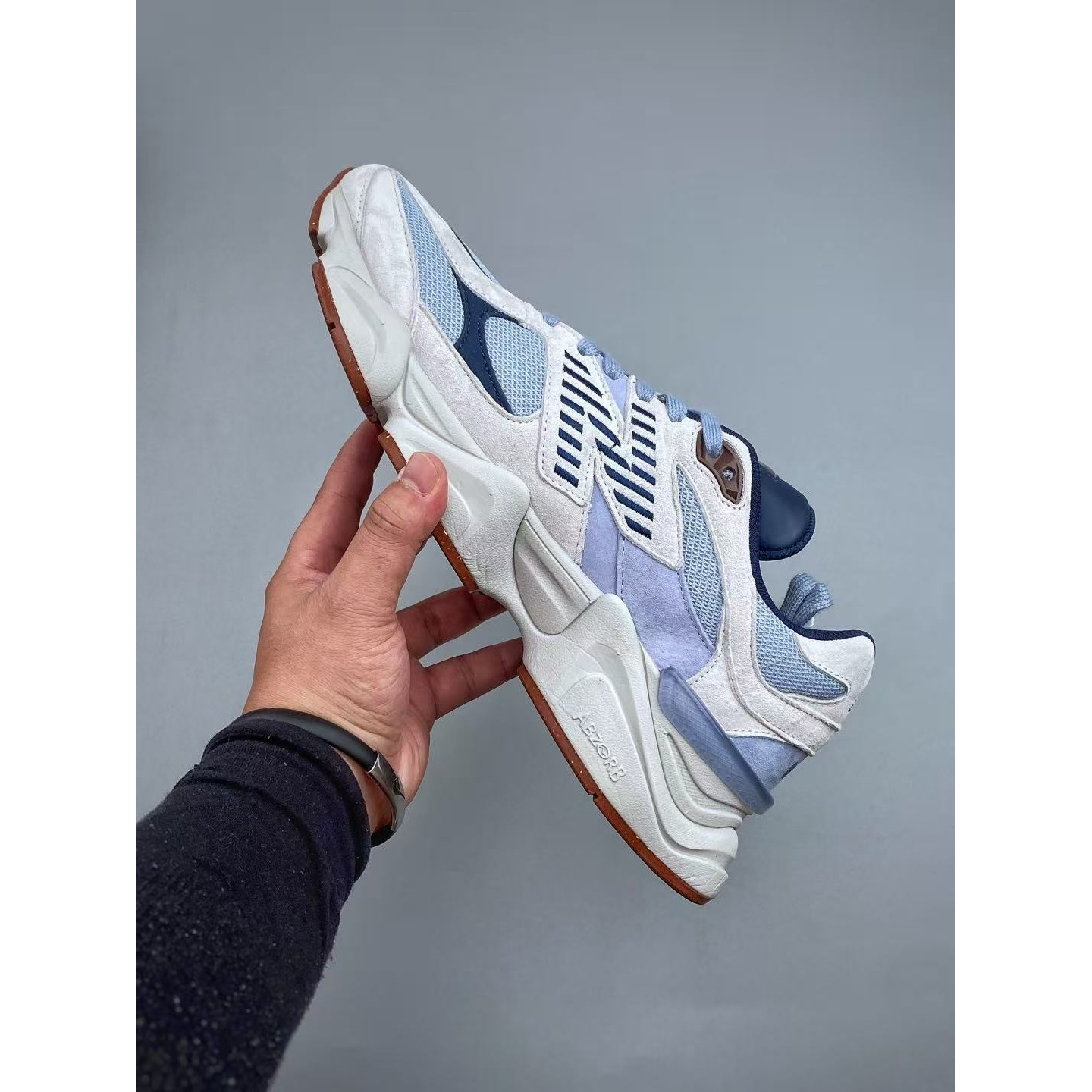 <p>New Balance NB9060 复古休闲运动鞋</p>
