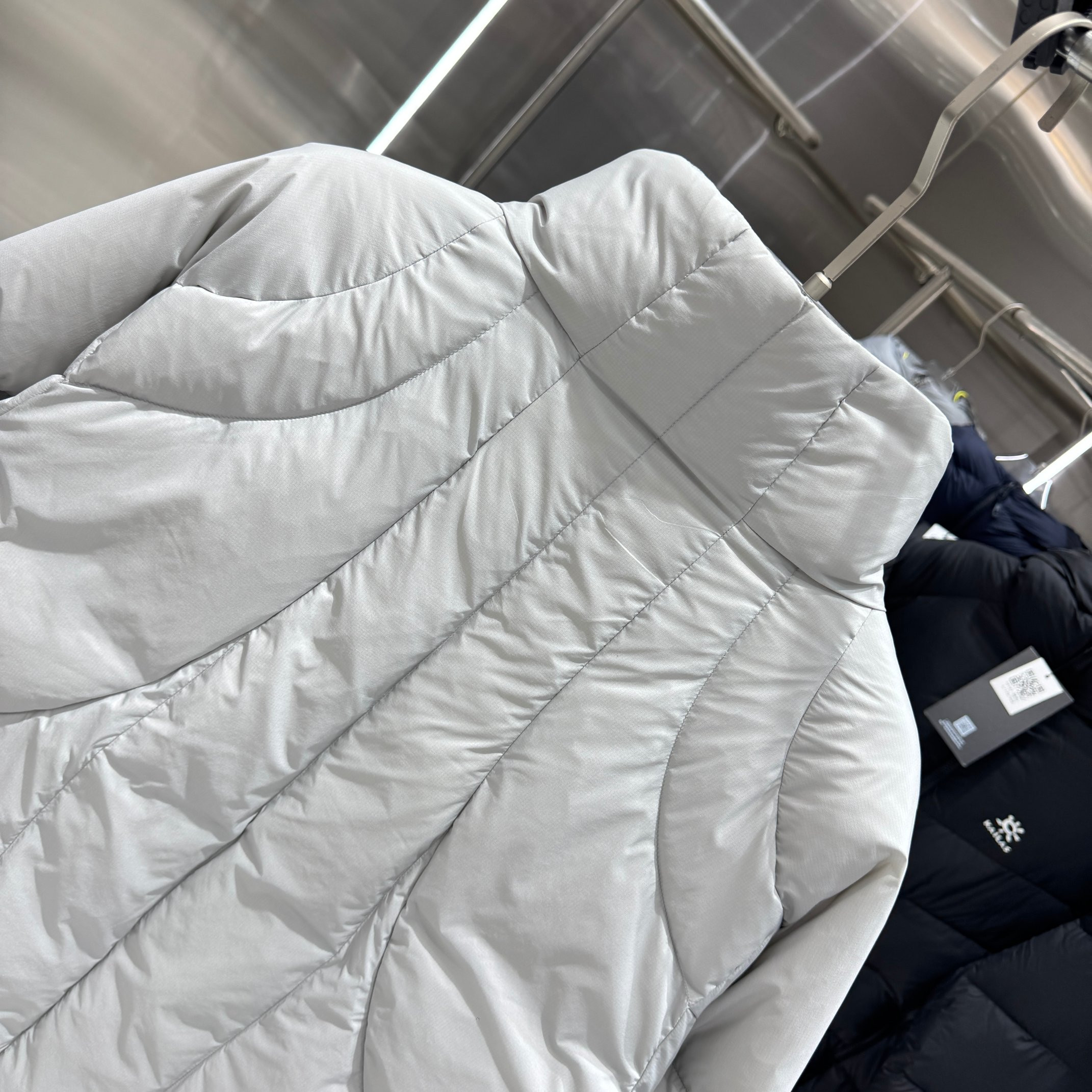 <p>KOLON SPORT 鹅绒羽绒服(米白)</p>