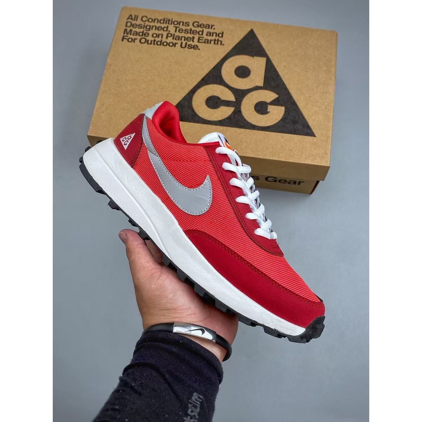 <p>Nike ACG LDV 越野跑鞋(紅)</p>