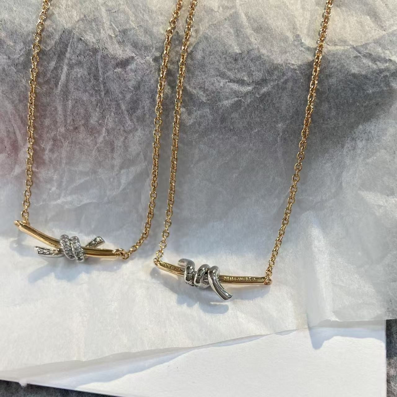 <p>Tiffany &amp; Co. 绳结带钻项链</p>