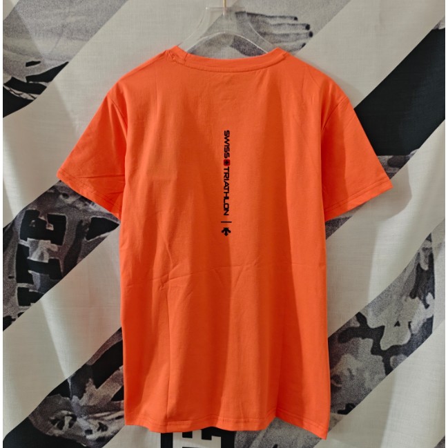 <p>DESCENTE 短袖T恤</p>