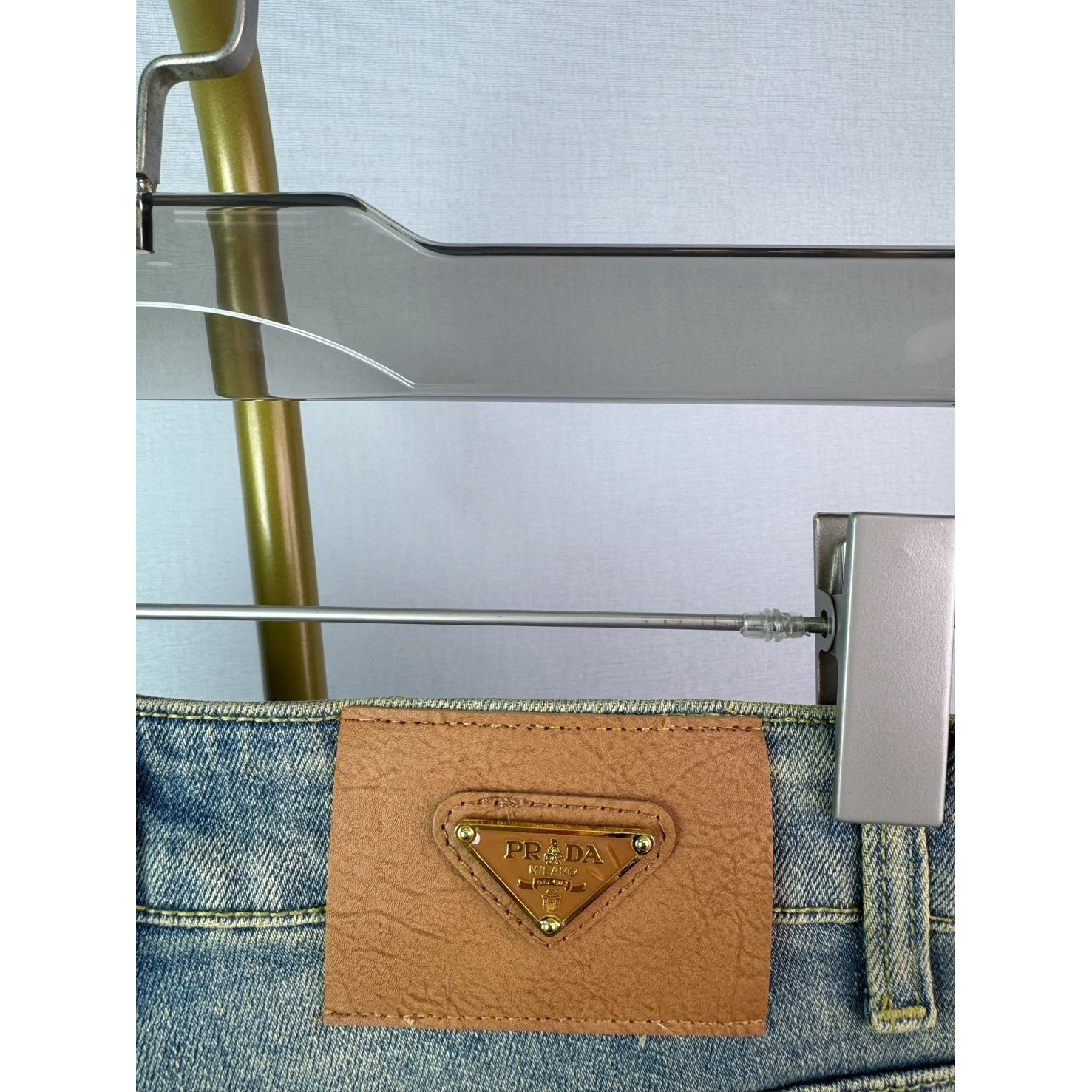 <p>PRADA 欧美大牌男装牛仔裤</p>