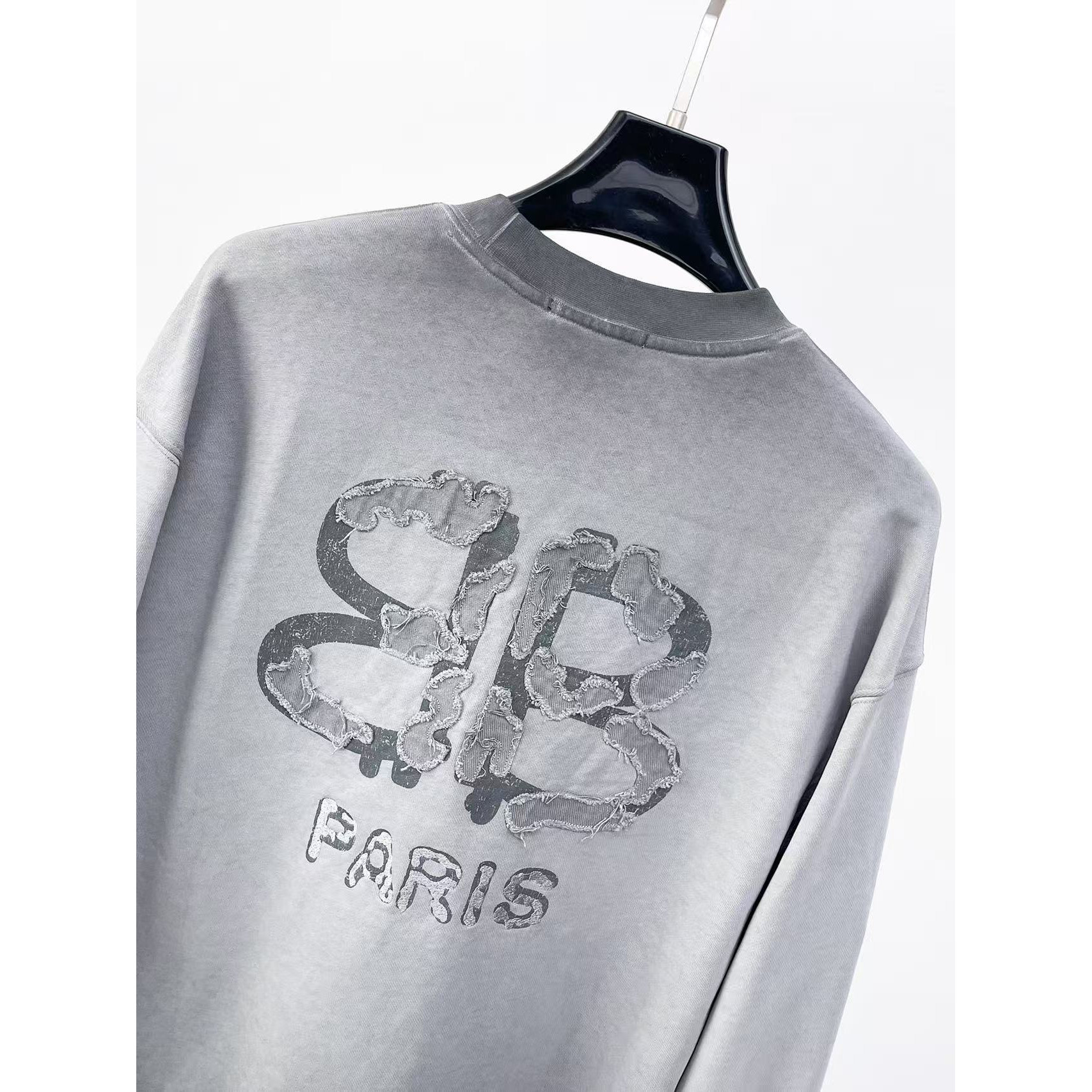 <p>Balenciaga 圓領長袖T恤(洗水灰)</p>