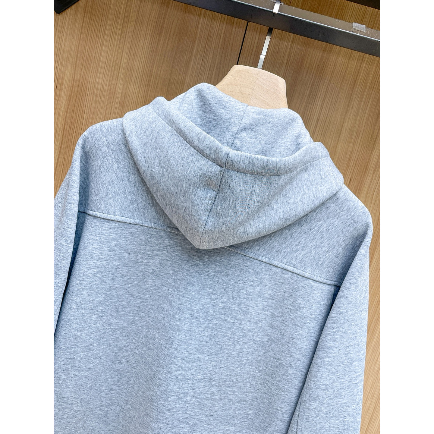 <p>Balenciaga 套裝(灰)</p>