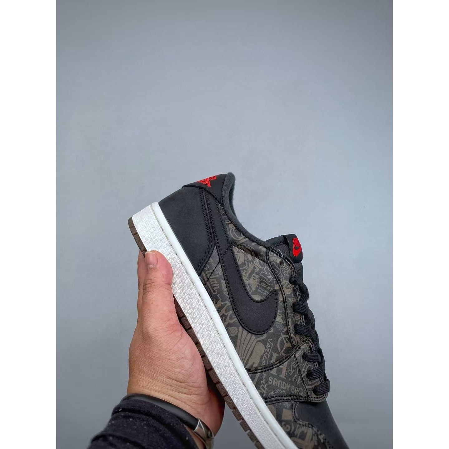 <p>Nike AIR JORDAN 1LOW G &nbsp;AJ1 休闲板鞋(黑)</p>