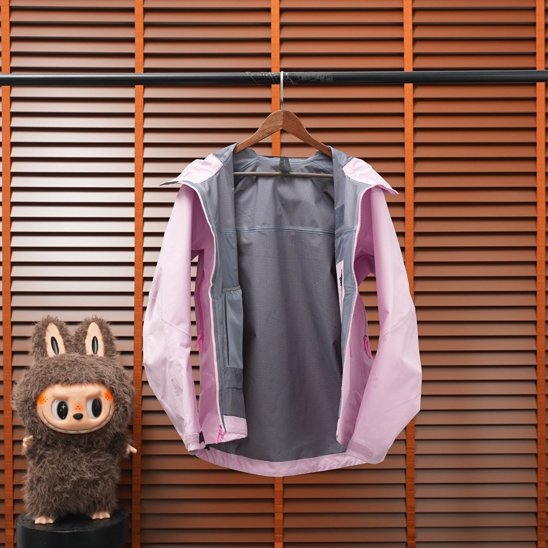 <p>ARC'TERYX &nbsp;BETA SV JACKET 增强防水防风连帽硬壳外套(夕雾粉)&nbsp;</p>