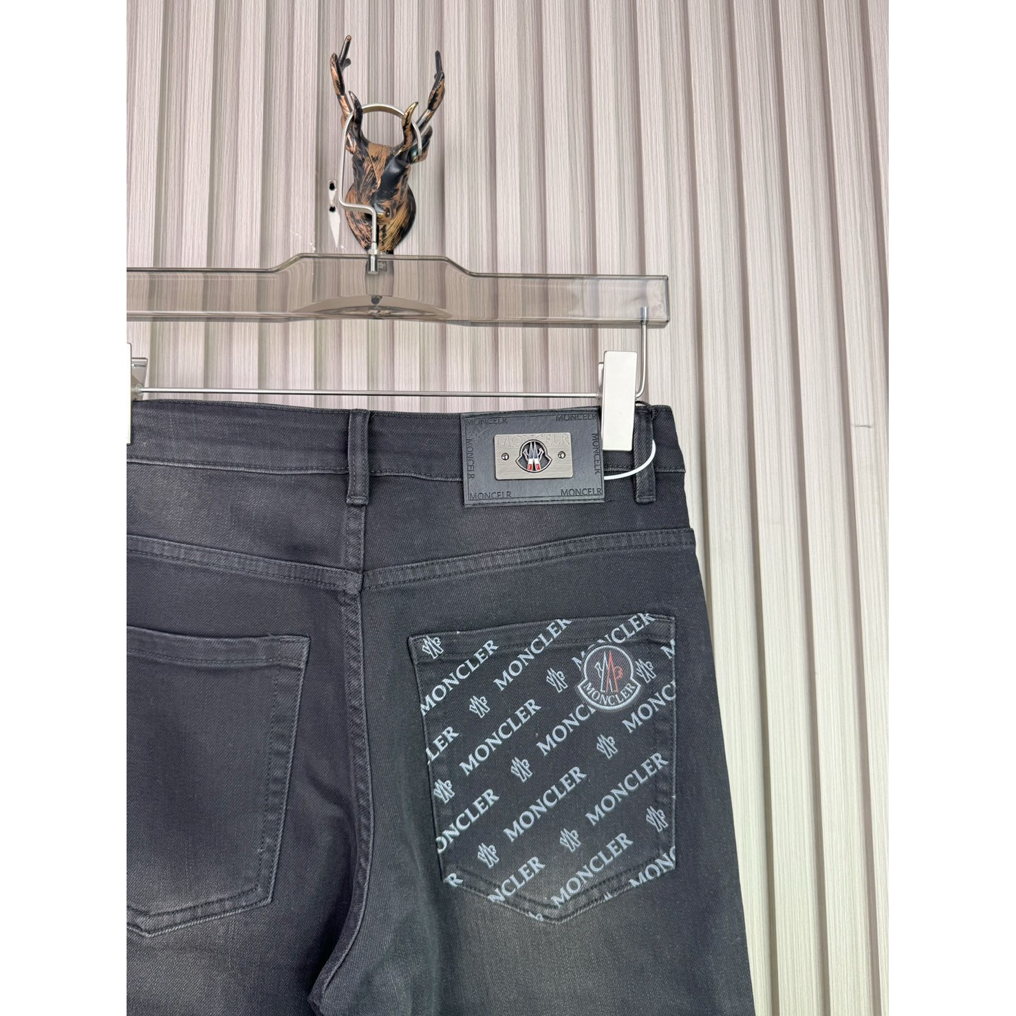 <p>MONCLER 休閒牛仔褲</p>
